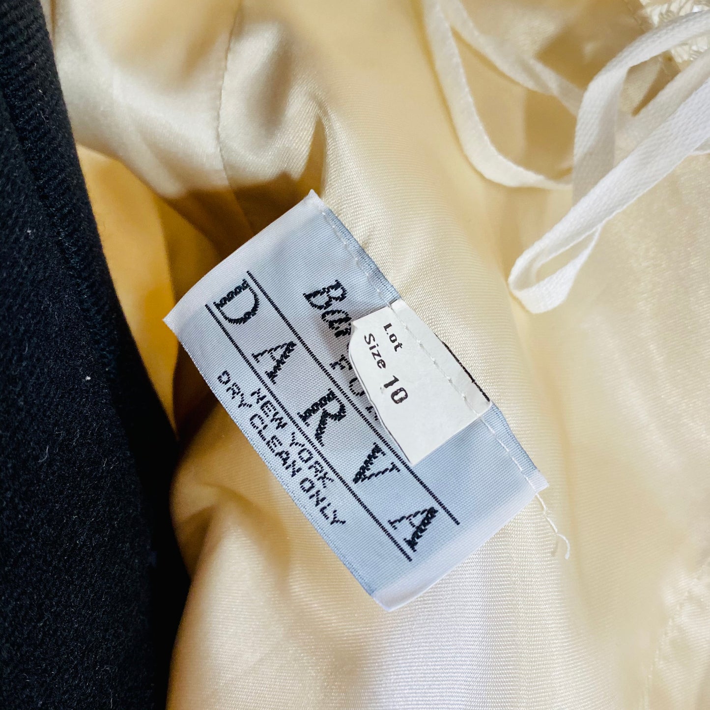 All Lace Creamy Dress With Full Skirt (1980s)