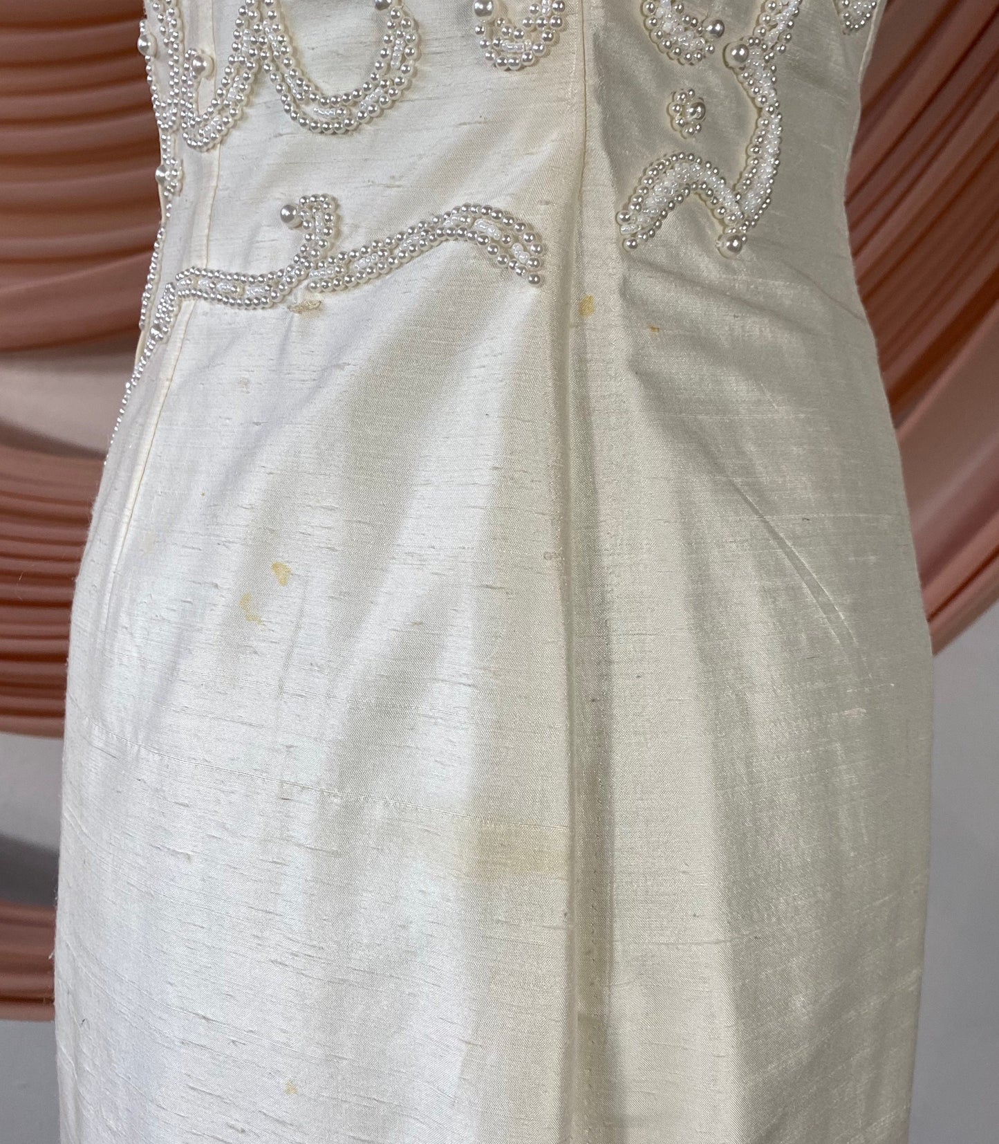 Ivory Off Shoulder Scalloped Vintage Wedding Dress