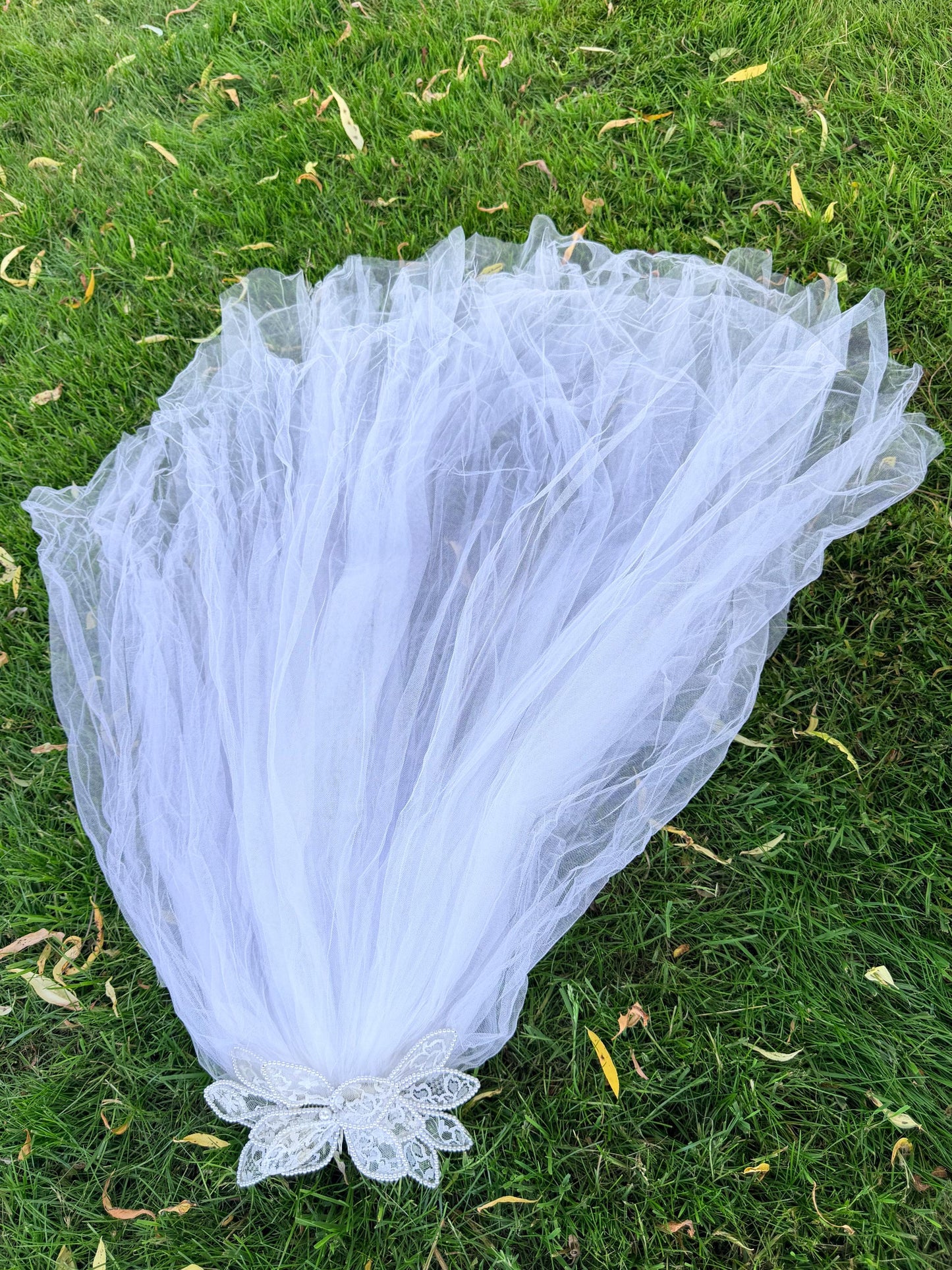 Flower with Lace Petals and Pearls, Layered Veil