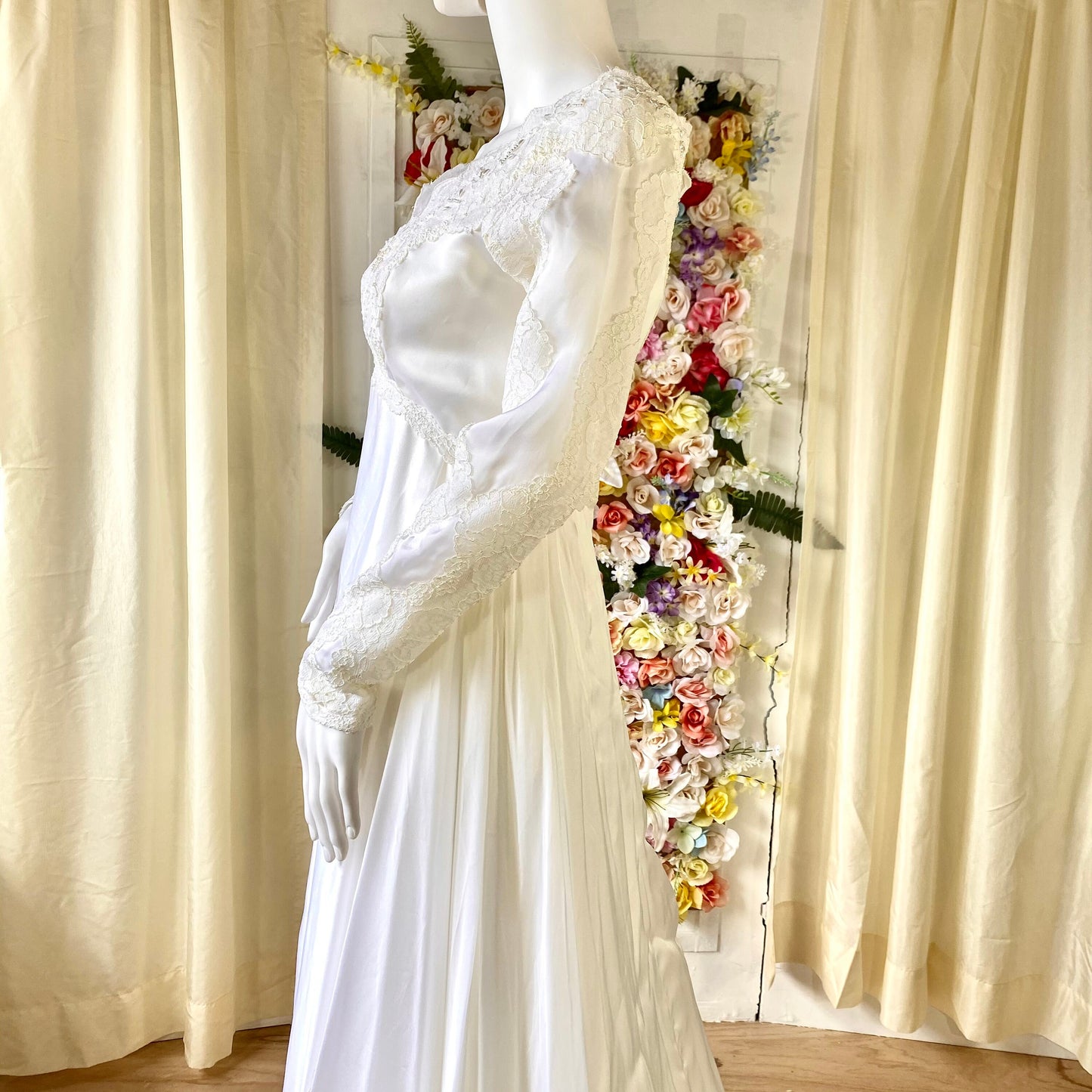 Vintage Ivory Wedding Dress with Pearl and Lace Detailing