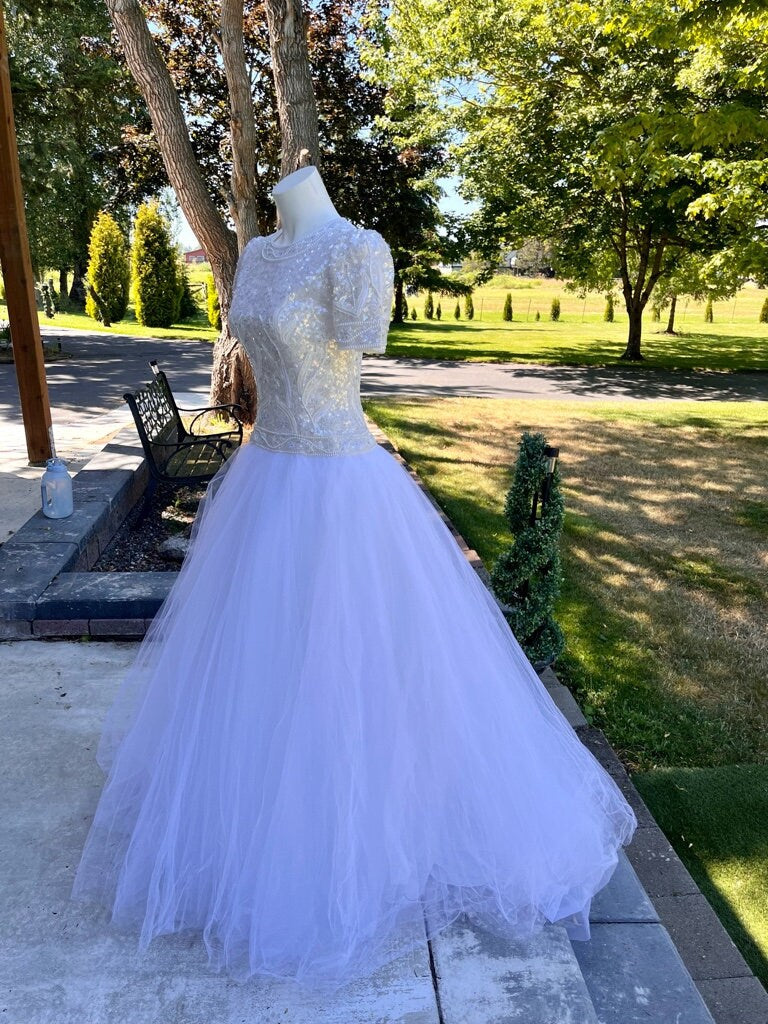 Stunning Vintage White Wedding Gown With Sequin/Beaded Bodice & Tulle Skirt