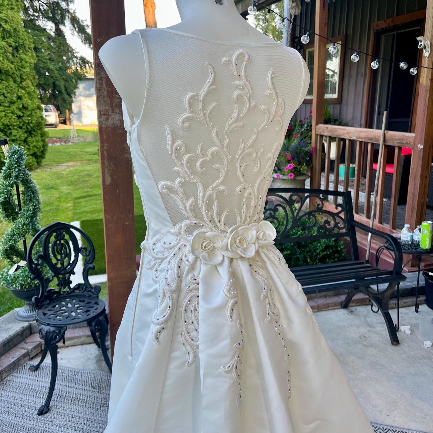 Enchanting Sleeveless Wedding Gown with Intricate Lace and Beadwork