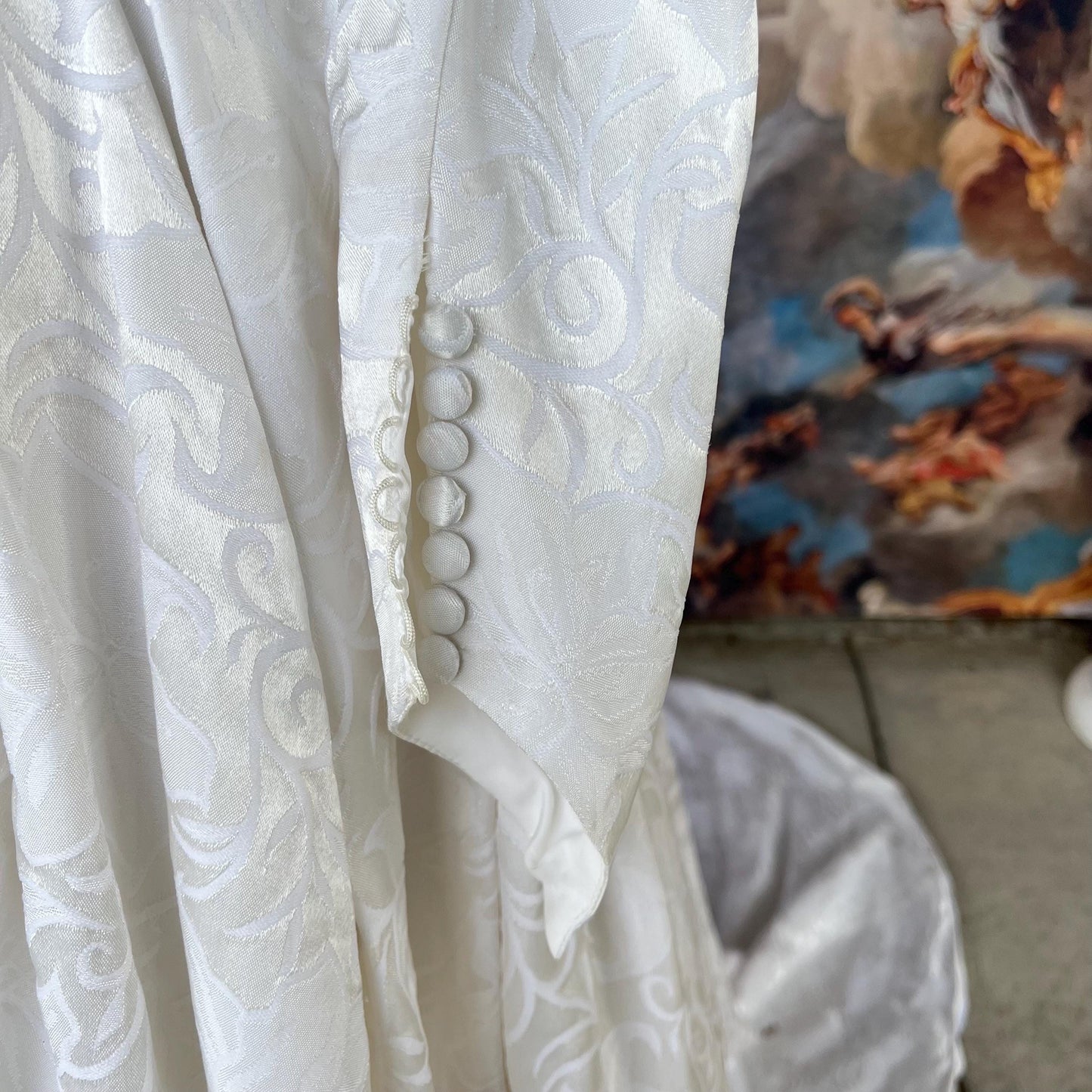 Stunning Vintage Brocade Wedding Gown – Regal Long-Sleeved Princess Silhouette with Dramatic Train