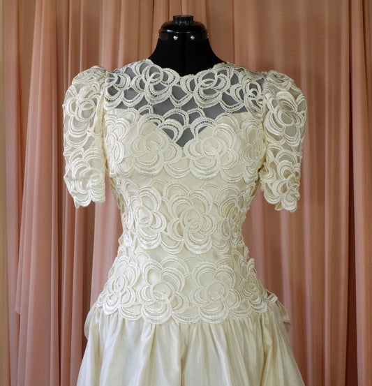 Van Lear Bridal Ivory Wedding Dress With Lace Bodice