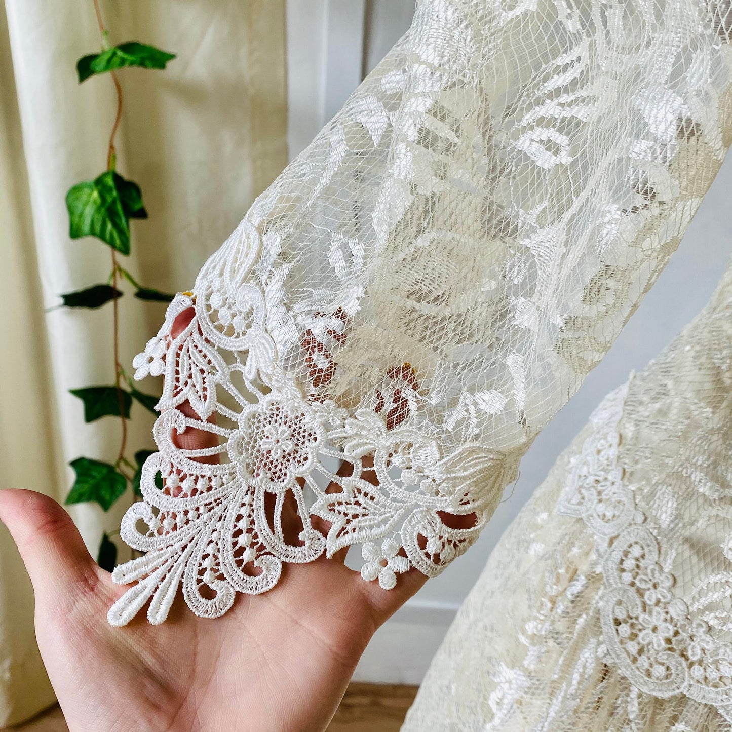 All Lace Creamy Dress With Full Skirt (1980s)