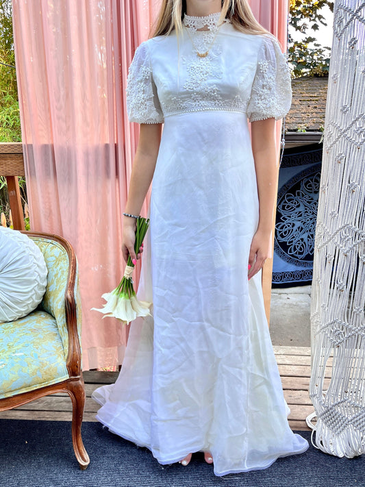 1967 Empire Waistline Wedding Dress With Puff Sleeves