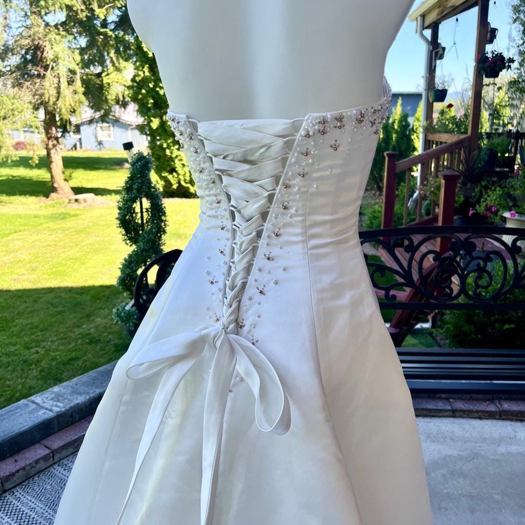 Maggie Sottero Couture Strapless Beaded A-line Gown with Corset Top Psychedelic Aesthetic Maggie Sottero Couture Strapless Beaded A-line Gown with Corset Top Psychedelic Aesthetic