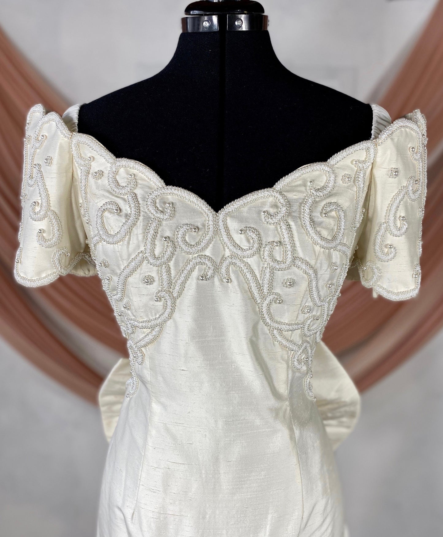 Ivory Off Shoulder Scalloped Vintage Wedding Dress