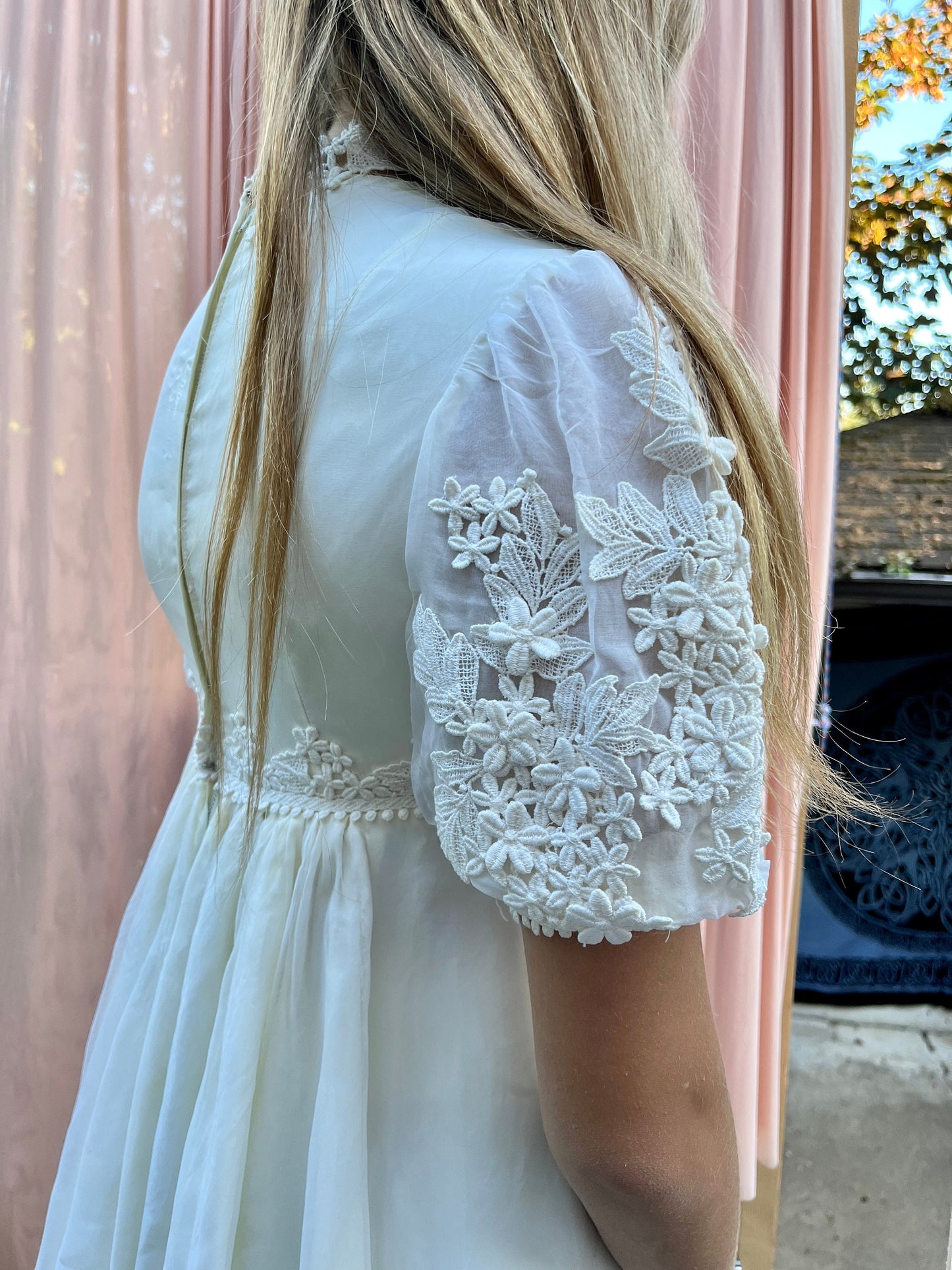 1967 Empire Waistline Wedding Dress With Puff Sleeves