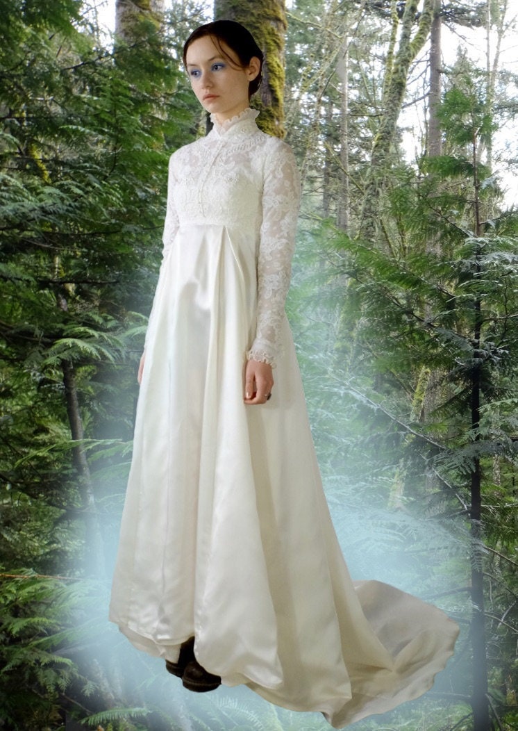 Wedding Dress with Pleated Ruffle Collar