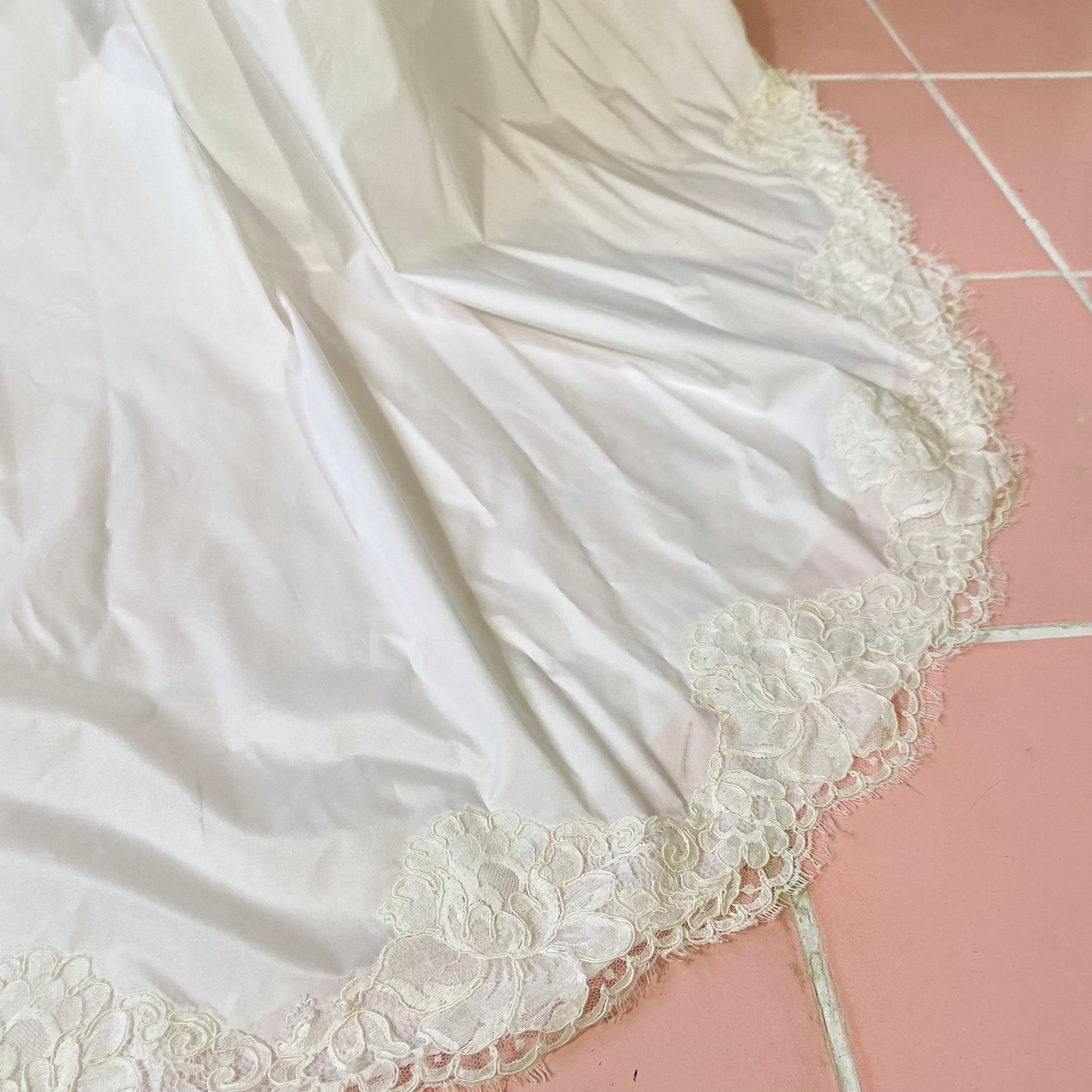 Ivory Taffeta & Lace Long-sleeved Wedding Dress With Matching Veil