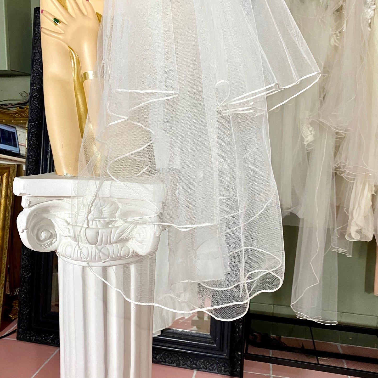 1997 Sleeveless White Wedding Dress With Bustle & Veil