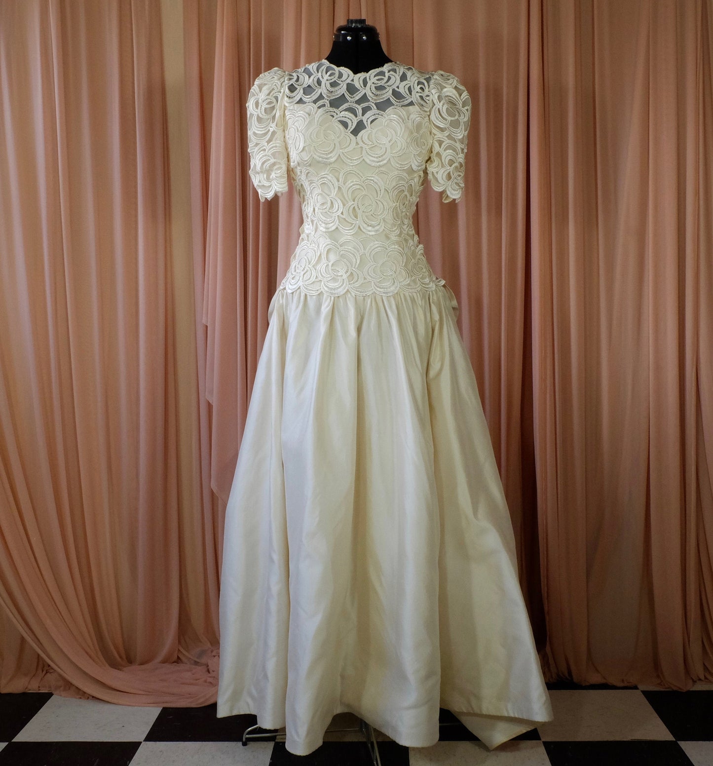 Van Lear Bridal Ivory Wedding Dress With Lace Bodice