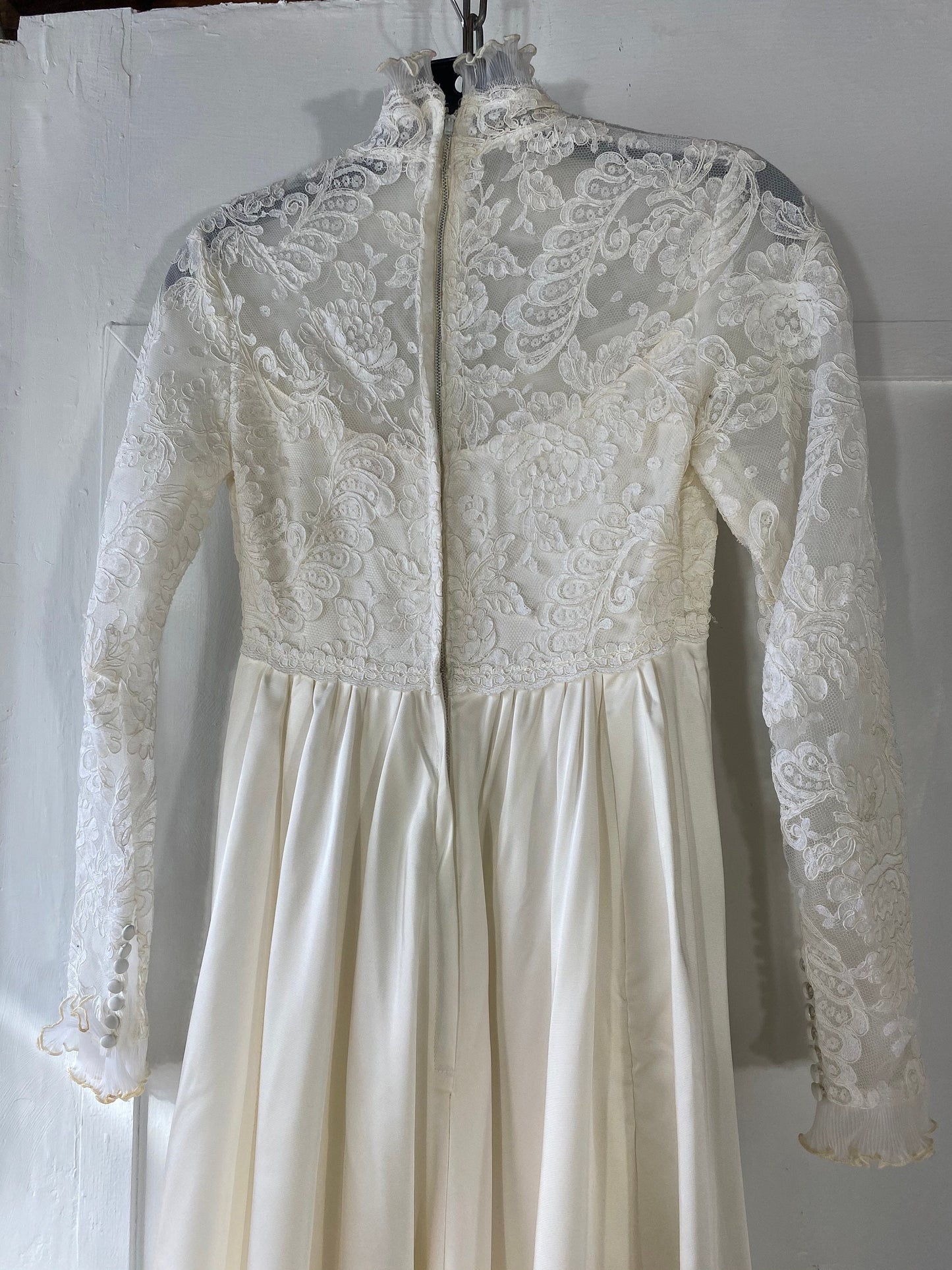 Wedding Dress with Pleated Ruffle Collar