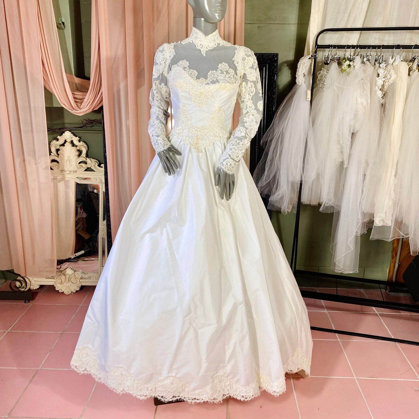 Ivory Taffeta & Lace Long-sleeved Wedding Dress With Matching Veil