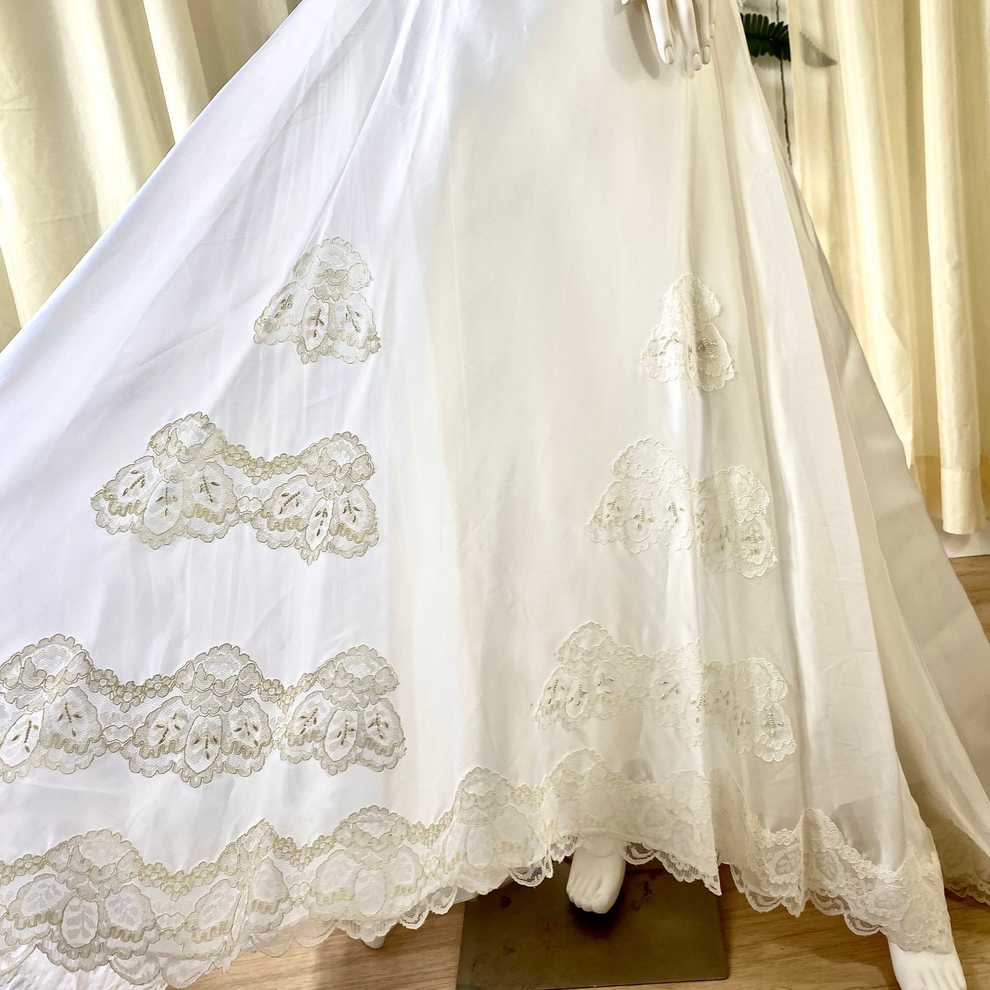 Vintage Ivory Wedding Dress with Pearl and Lace Detailing