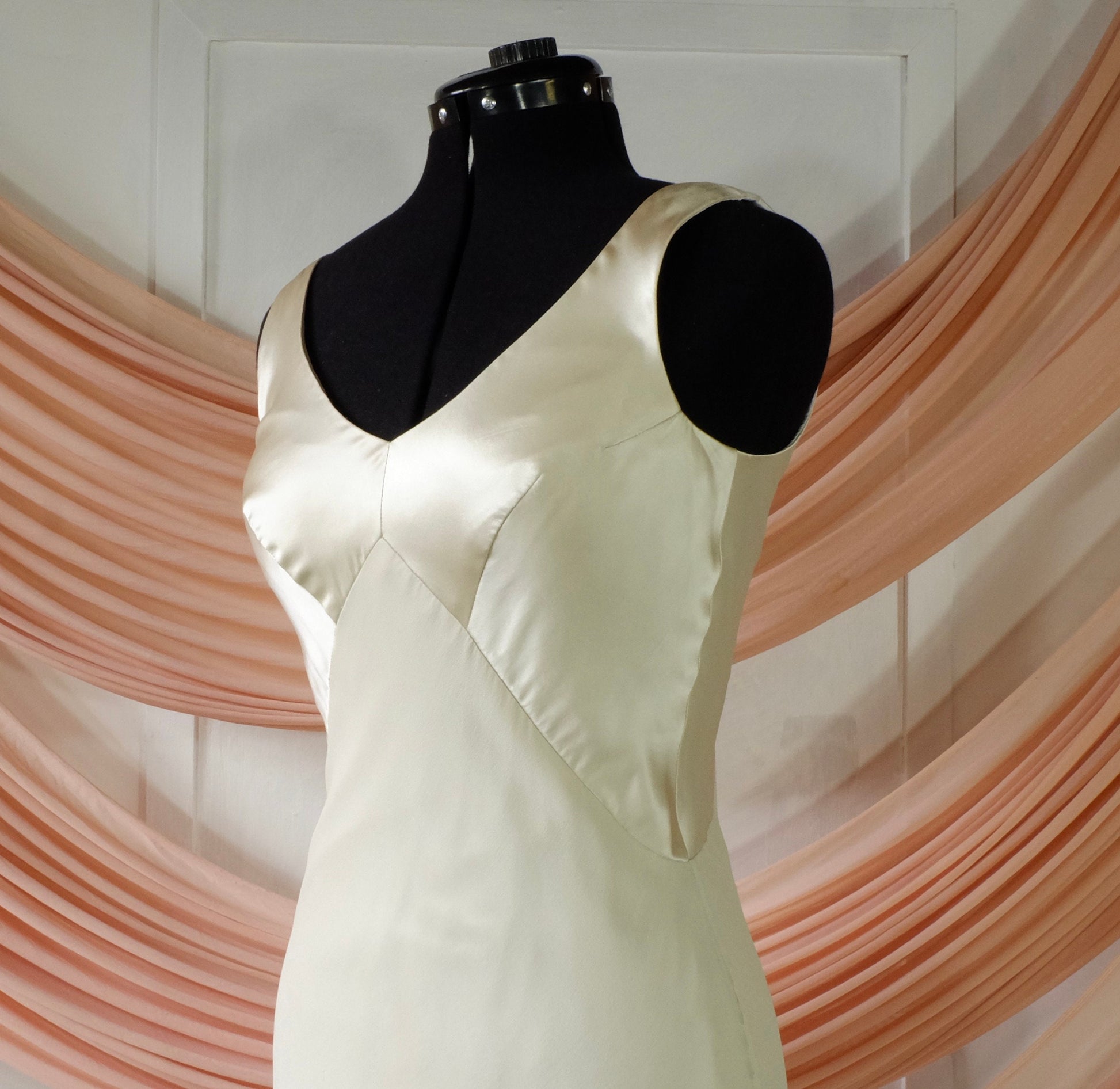 Ivory 100% silk dress with transparent collared overdress