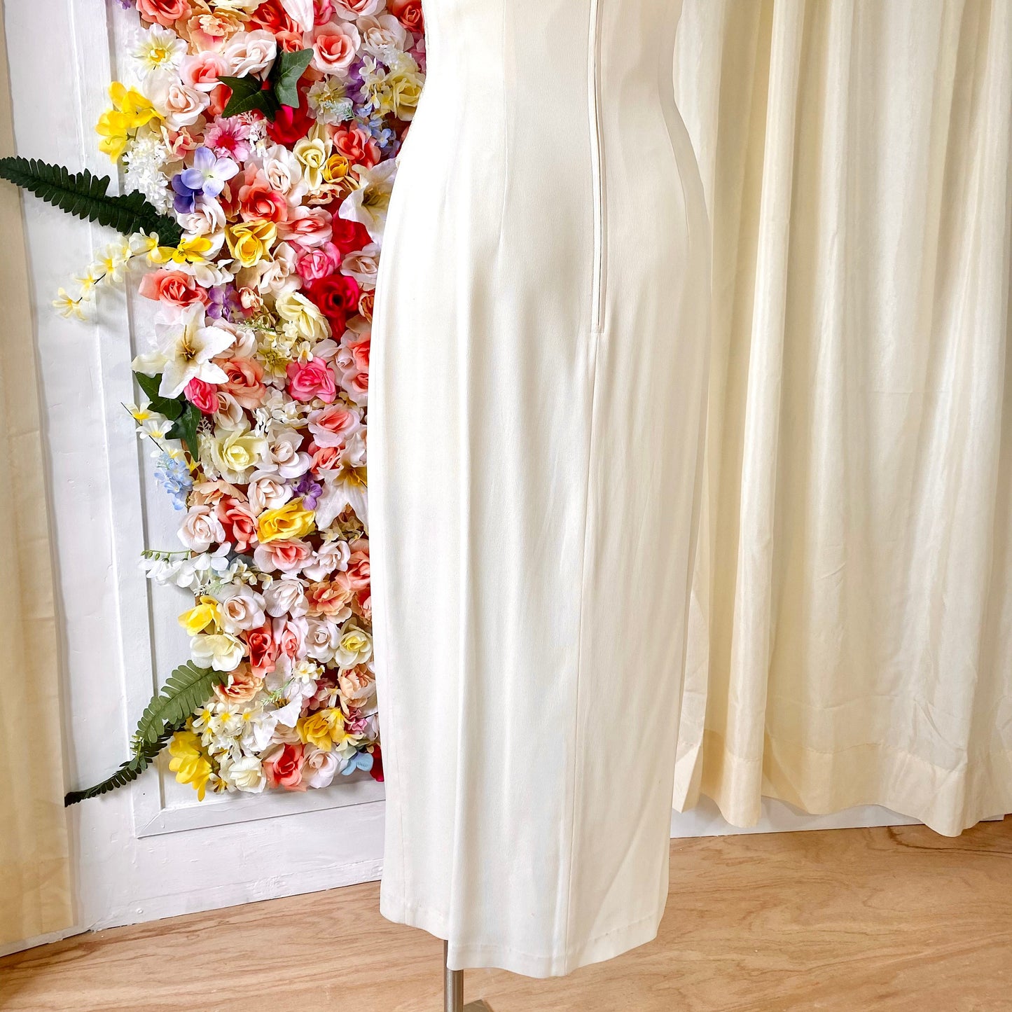 Maggy London Cream Sleeveless Dress with Corset Front