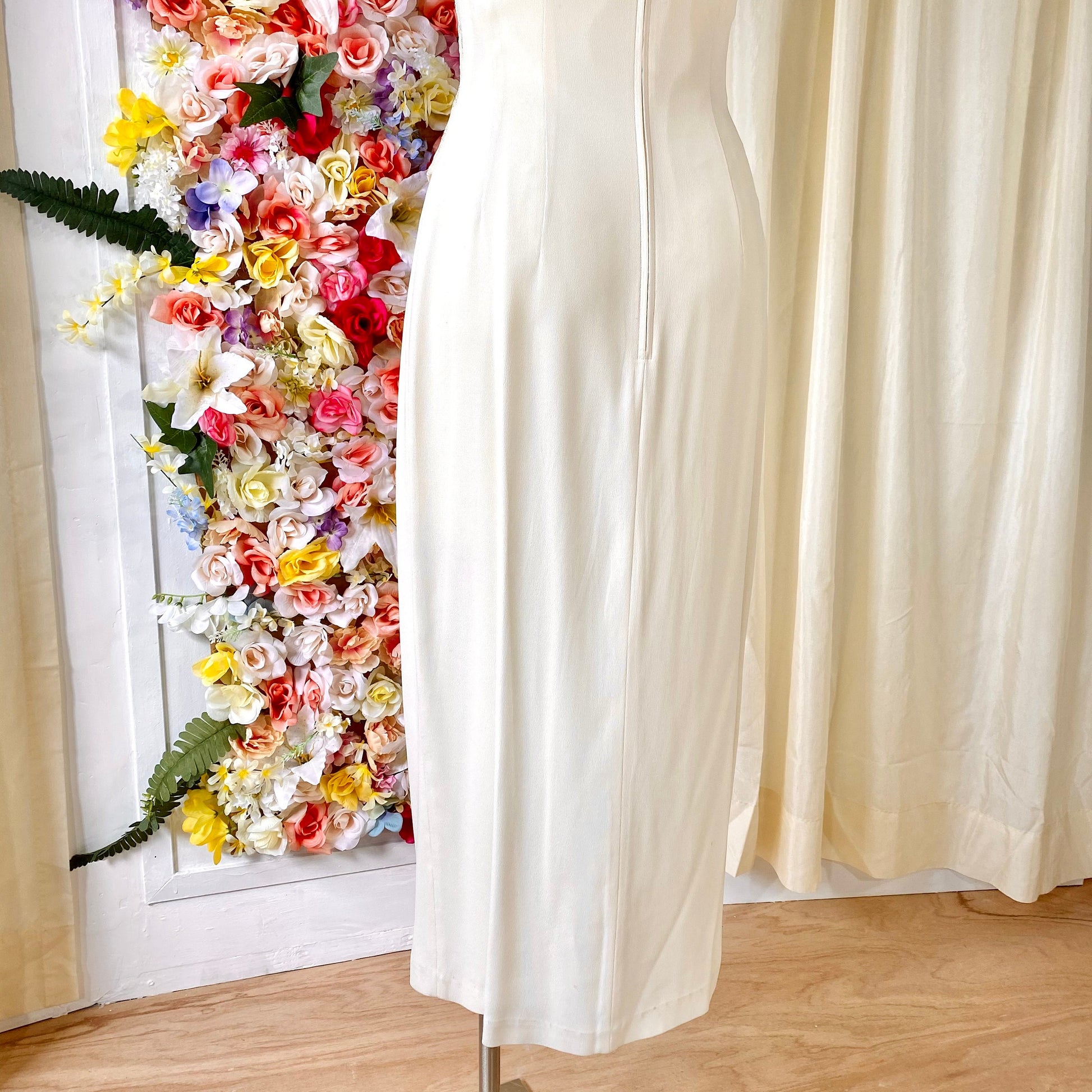 Maggy London Cream Sleeveless Dress with Corset Front