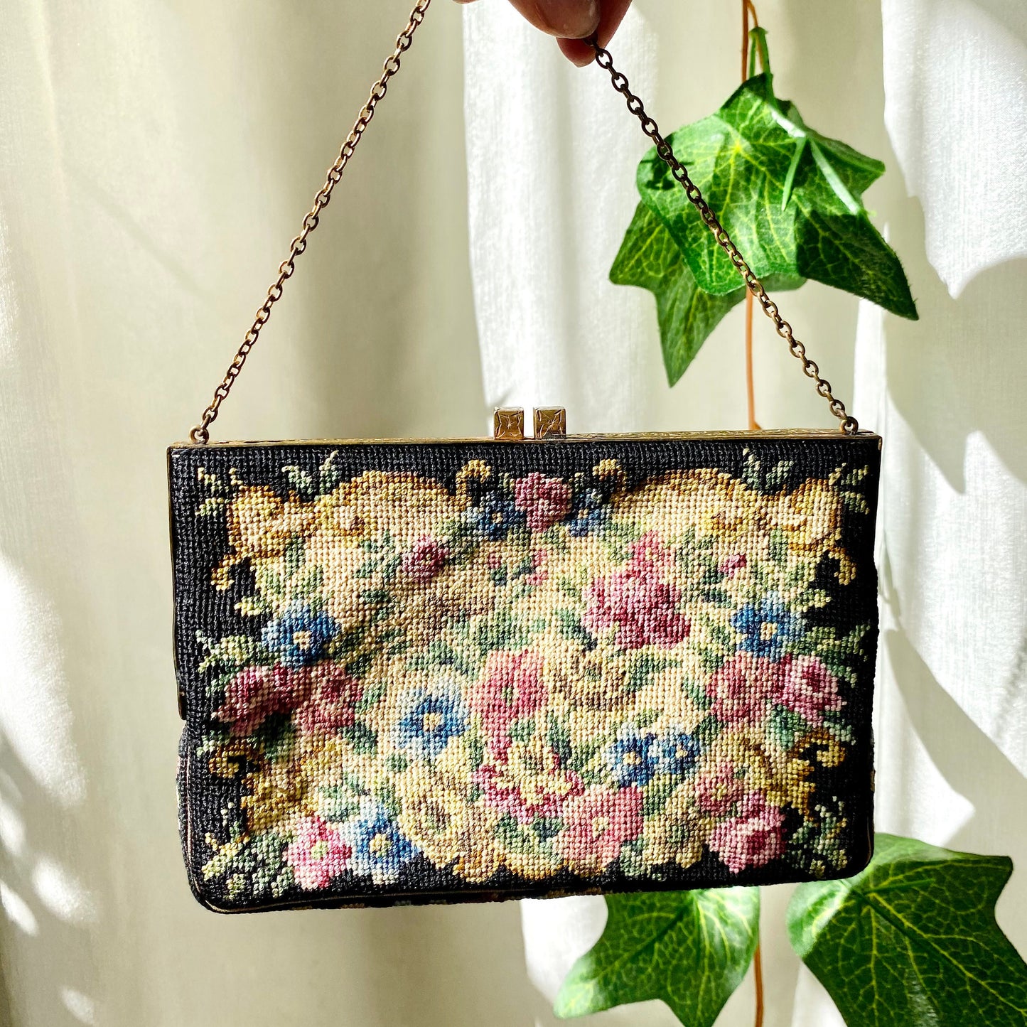 Vintage Rectangular Clutch With Embroidery Detail