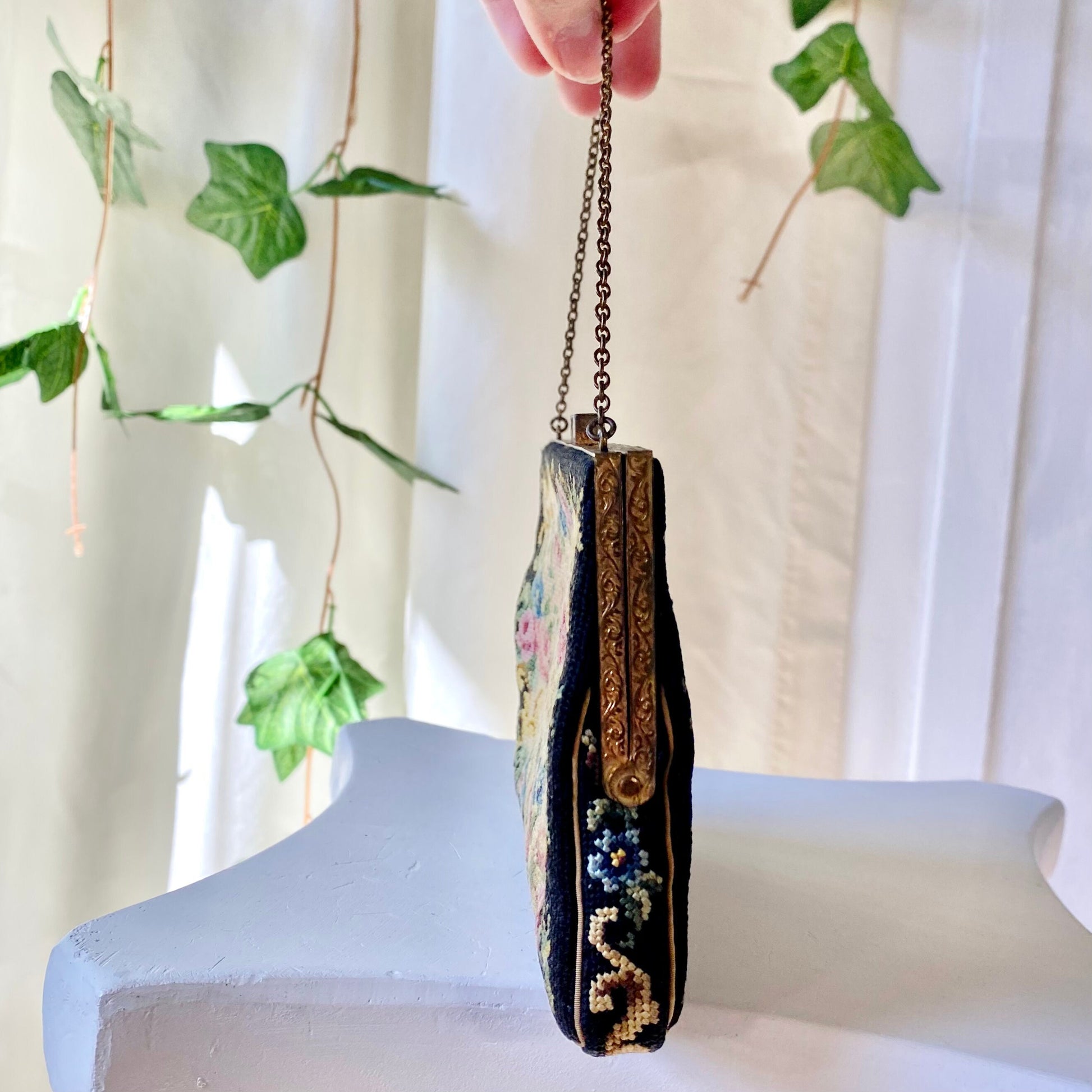 Vintage Rectangular Clutch With Embroidery Detail