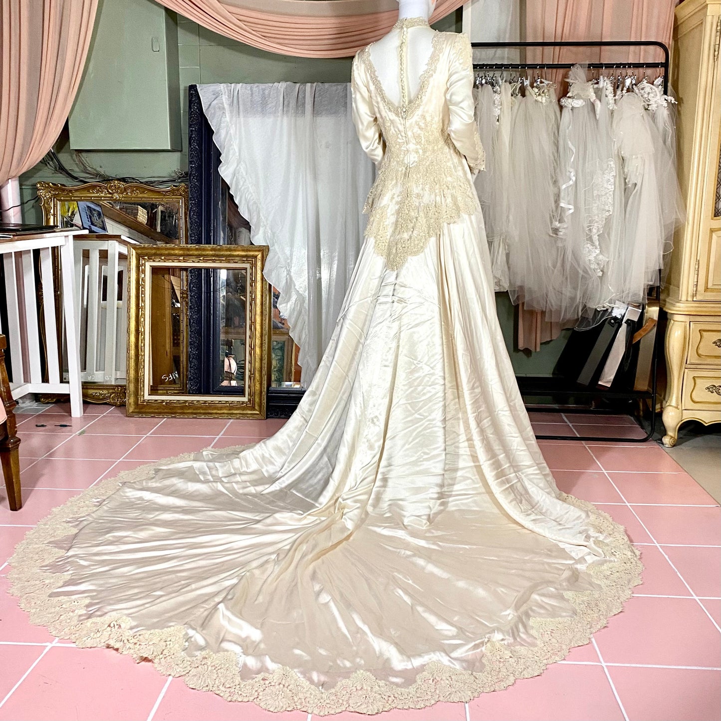 Champagne Vintage Wedding Dress With Lace Detail & Matching Veil