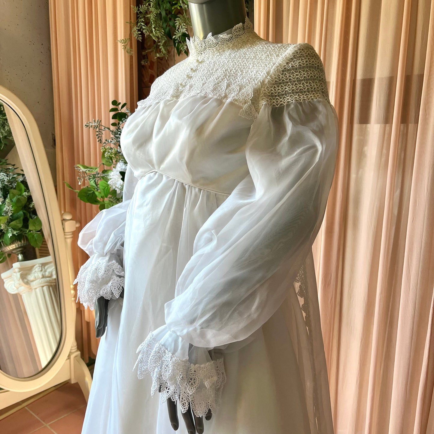 1972 Emma Domb Long-sleeved Organza Wedding Gown With Detachable Train