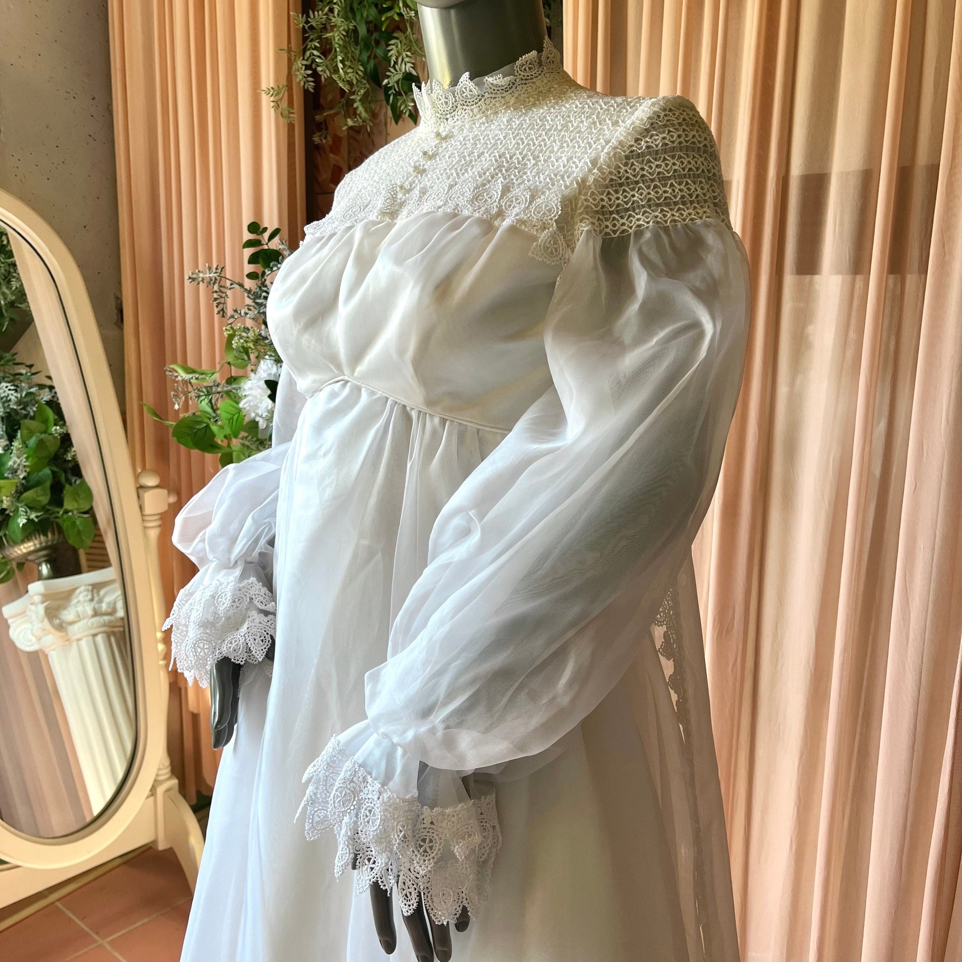 1972 Emma Domb Long-sleeved Organza Wedding Gown With Detachable Train