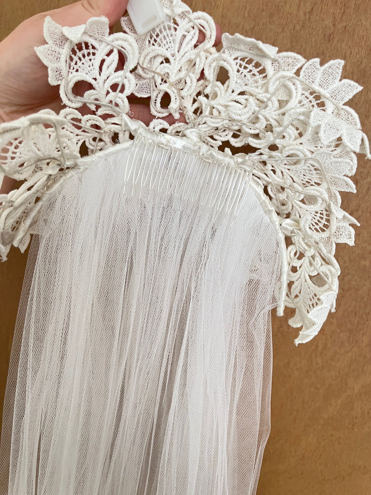 Vintage fingertip length veil with floral lace crown