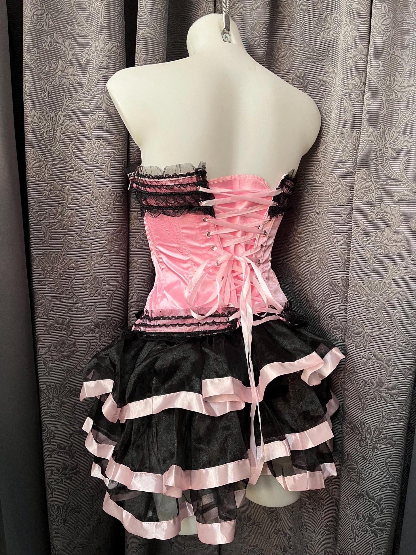 Sweetheart Lolita-Inspired Corset and Tulle Skirt Set – Pink & Black Ruffle Fantasy