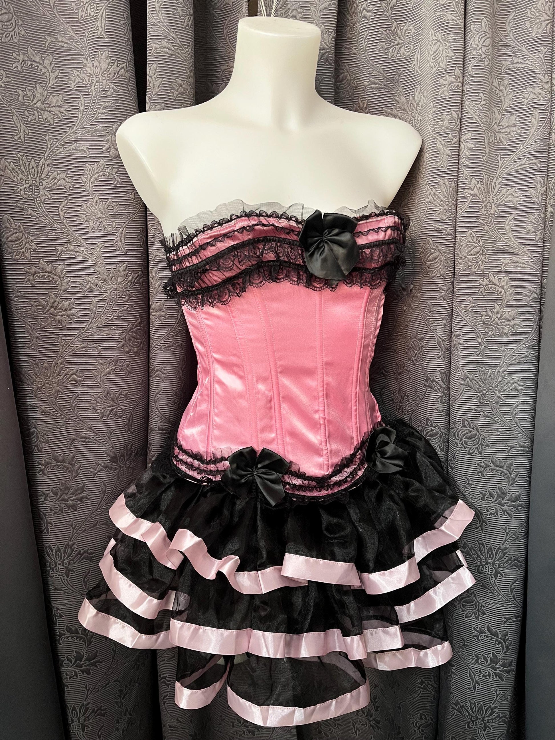 Sweetheart Lolita-Inspired Corset and Tulle Skirt Set – Pink & Black Ruffle Fantasy