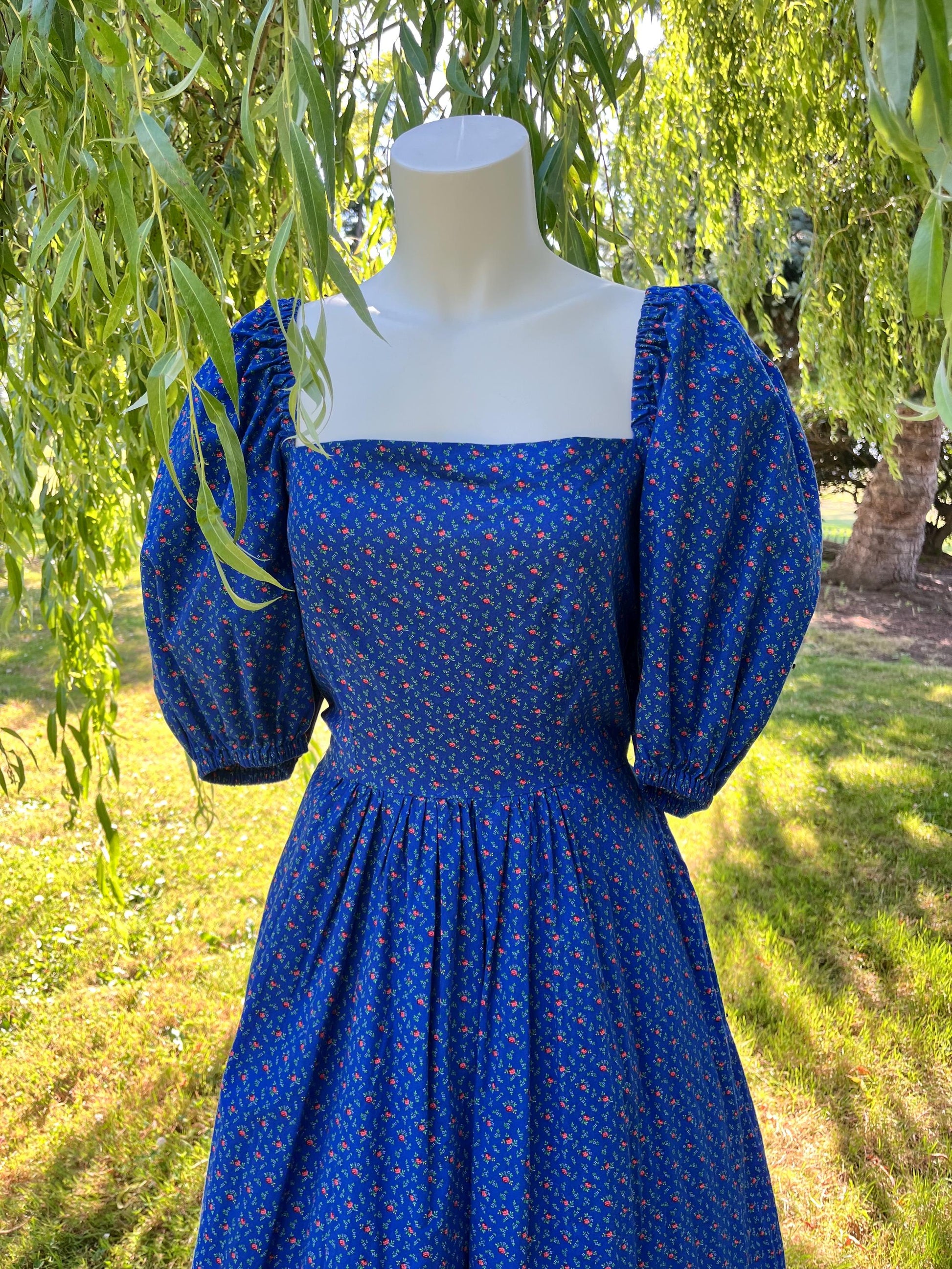 Royal Blue Puffy Sleeved Cottagecore Dress