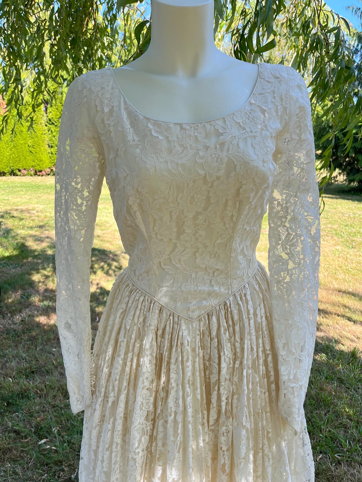 Vintage 1950s Lace Wedding Gown | Long Sleeve Romantic Bridal Dress | Ivory Floral Lace Full Skirt