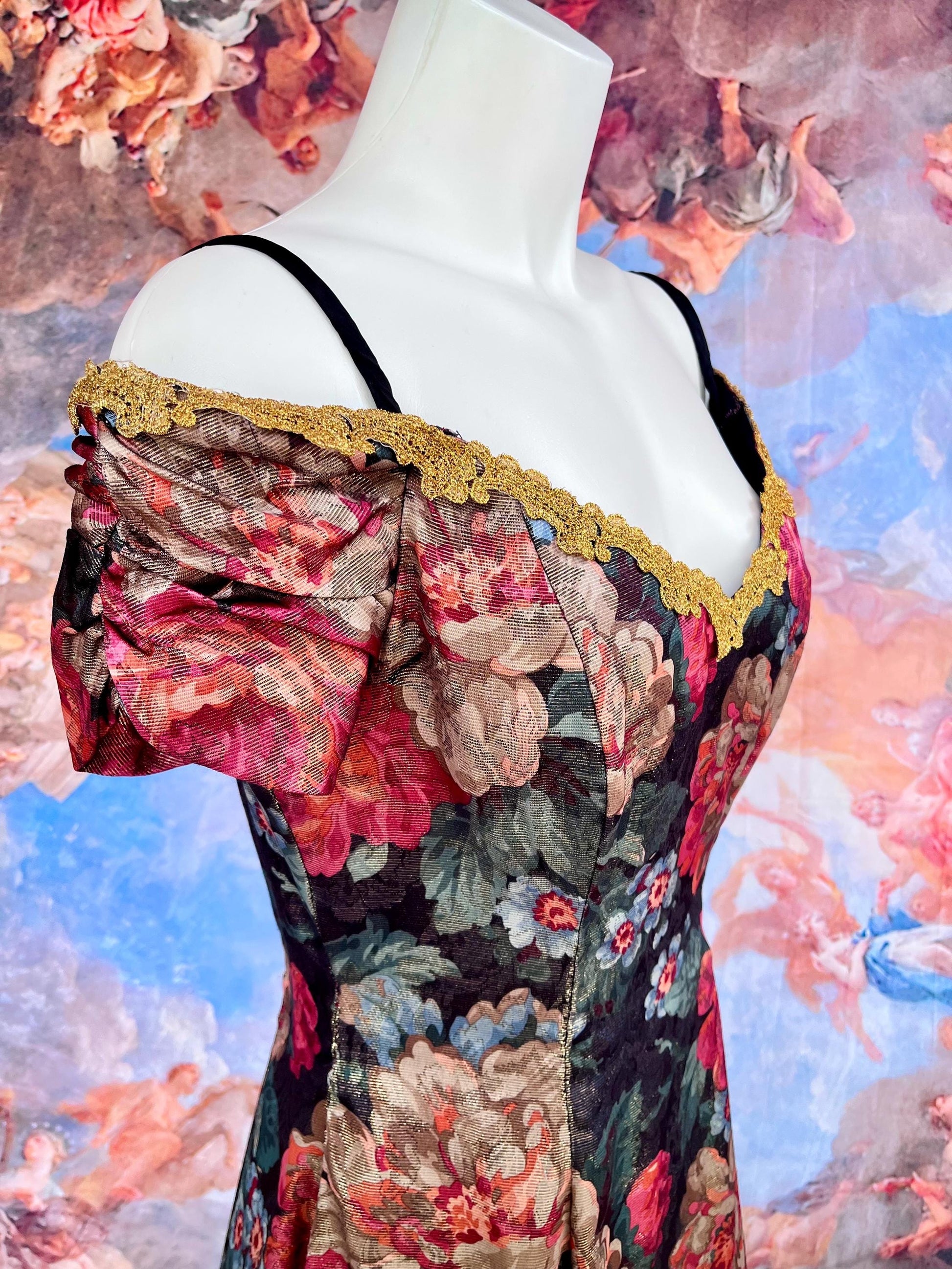 Romantic Rococo Floral Dress – Vintage-Inspired Off-Shoulder Garden Gown