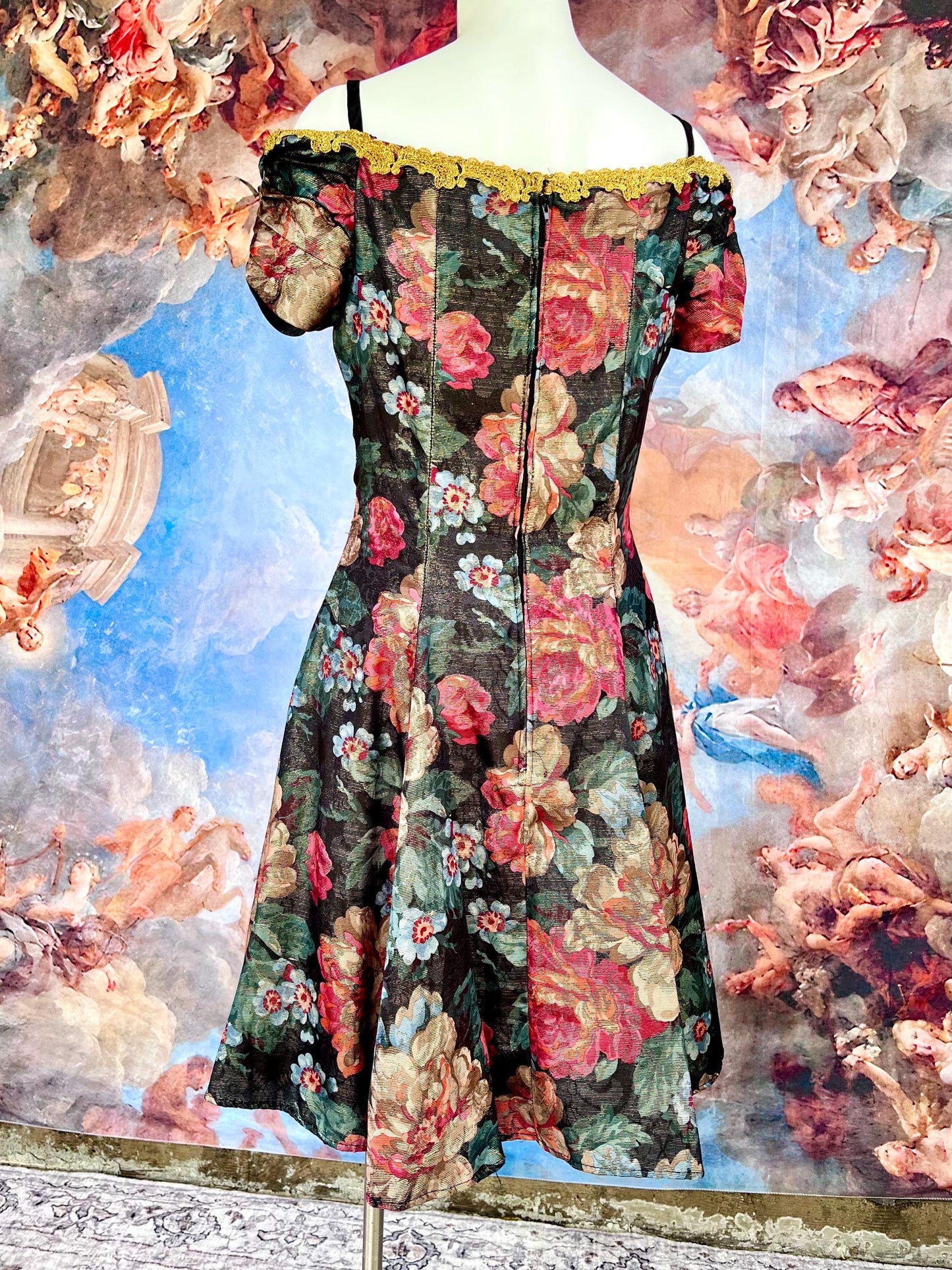 Romantic Rococo Floral Dress – Vintage-Inspired Off-Shoulder Garden Gown
