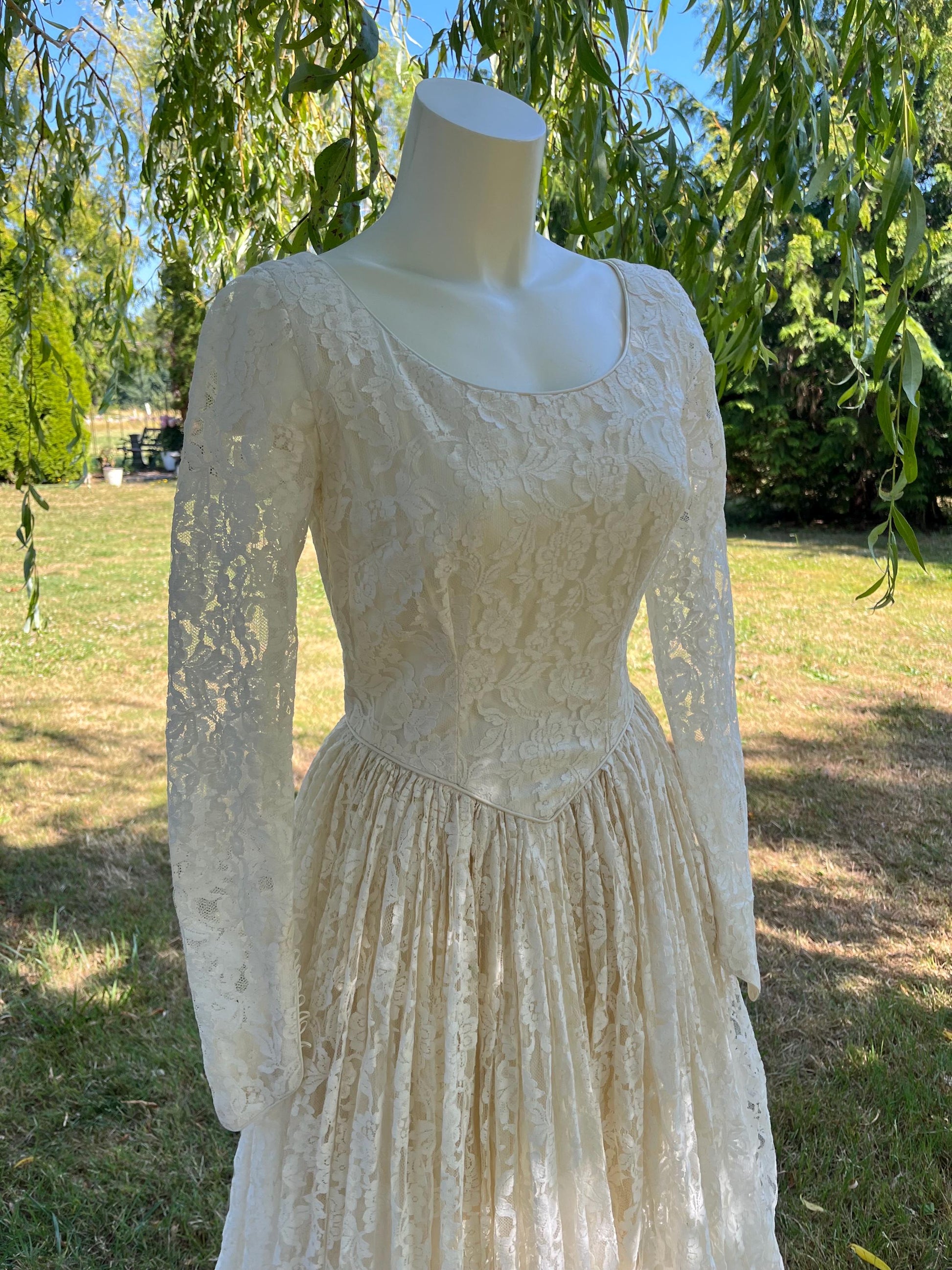 Vintage 1950s Lace Wedding Gown | Long Sleeve Romantic Bridal Dress | Ivory Floral Lace Full Skirt