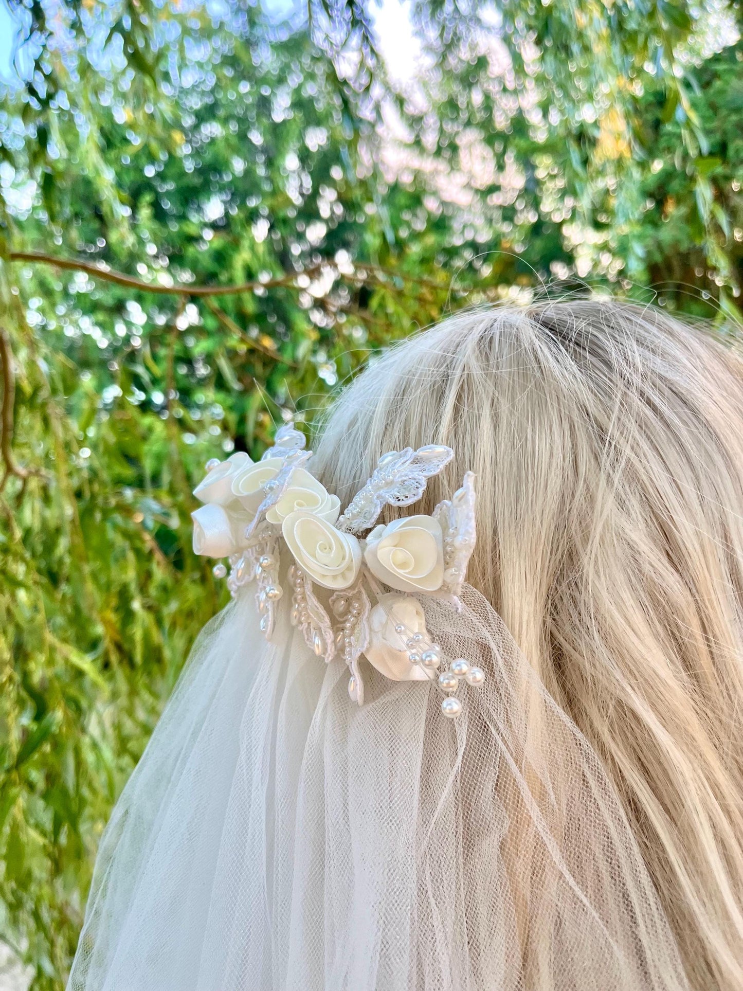 Ivory Floral Hair Comb With Veil