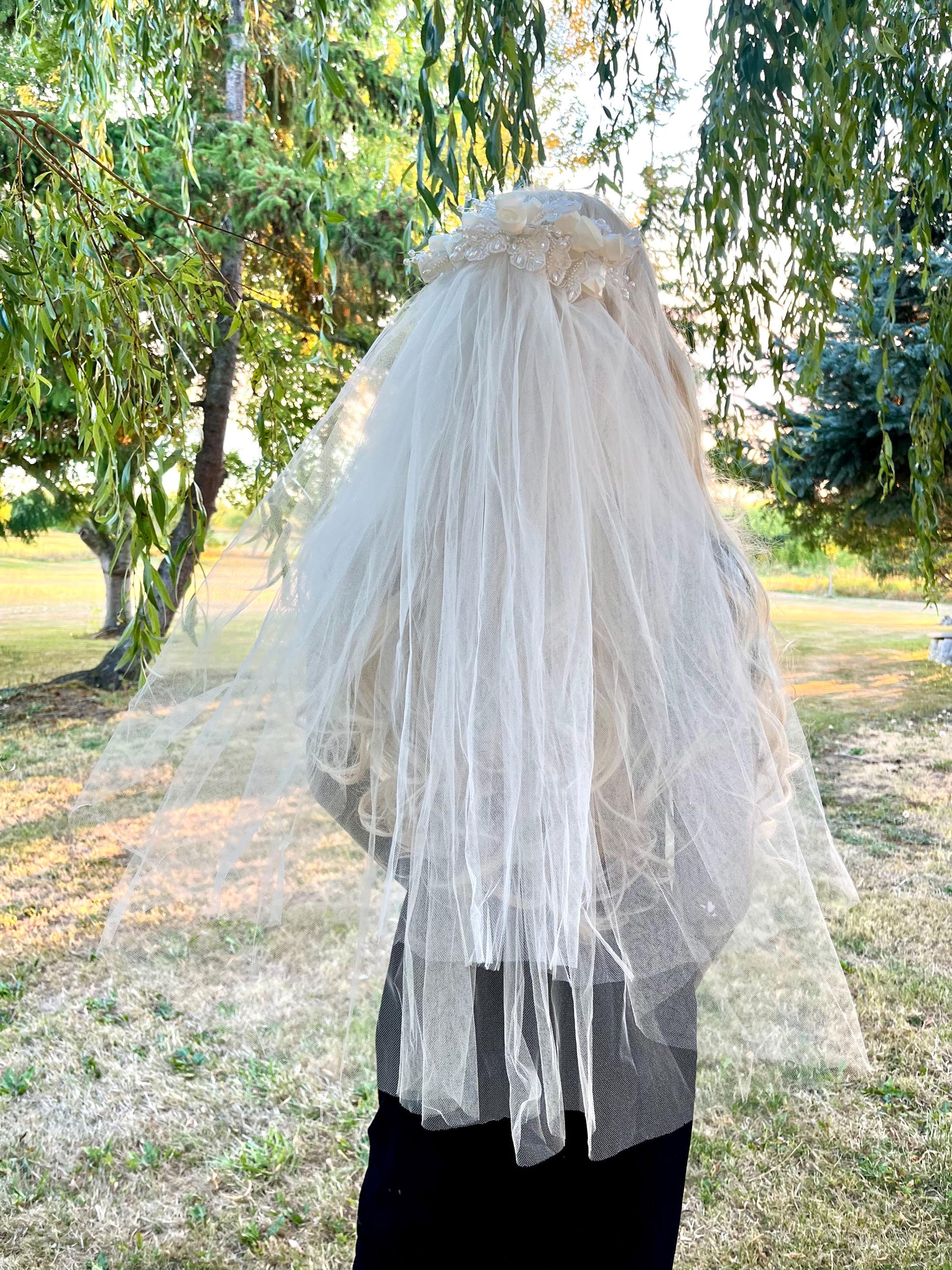 Ivory Floral Hair Comb With Veil