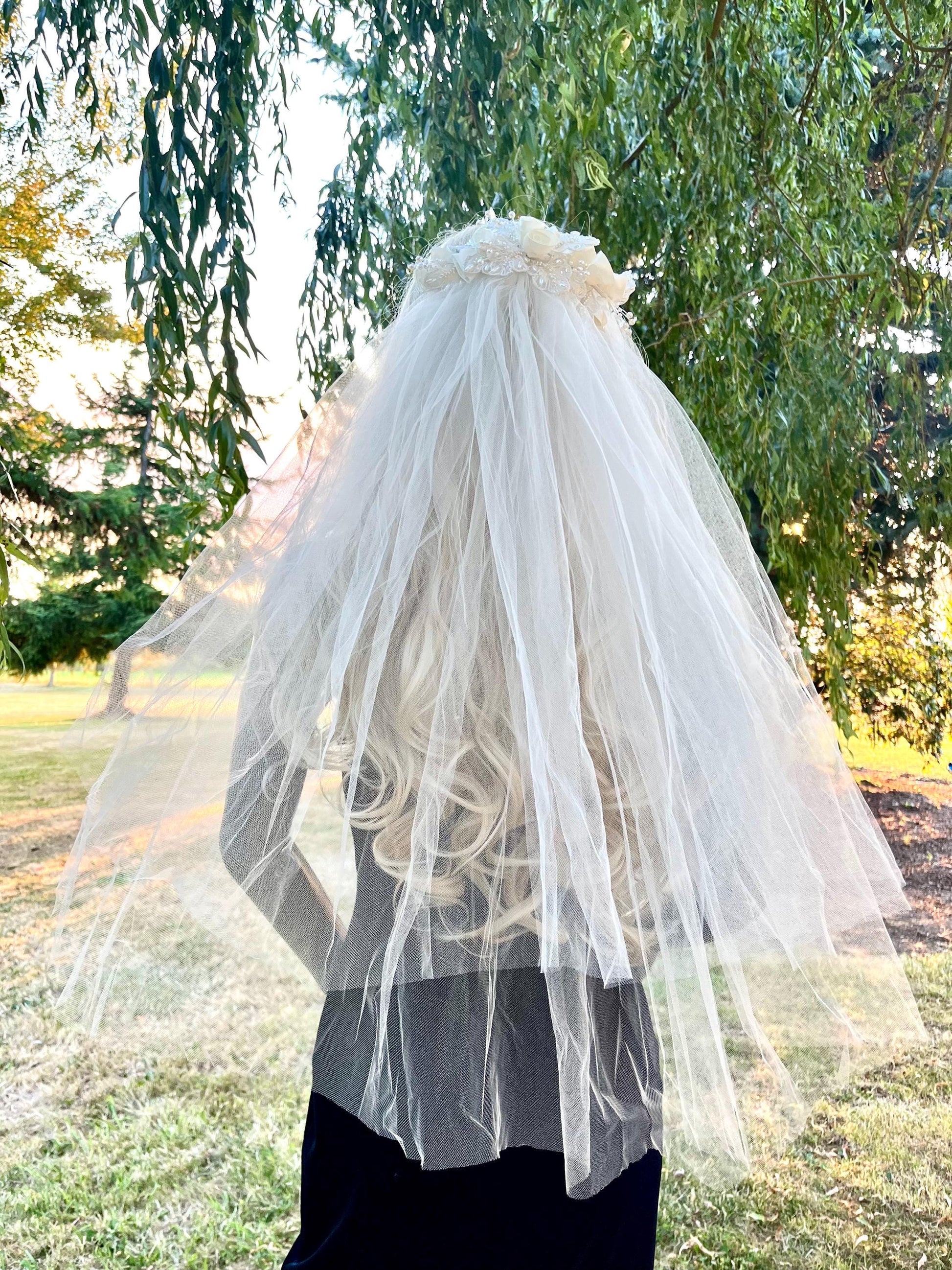 Ivory Floral Hair Comb With Veil