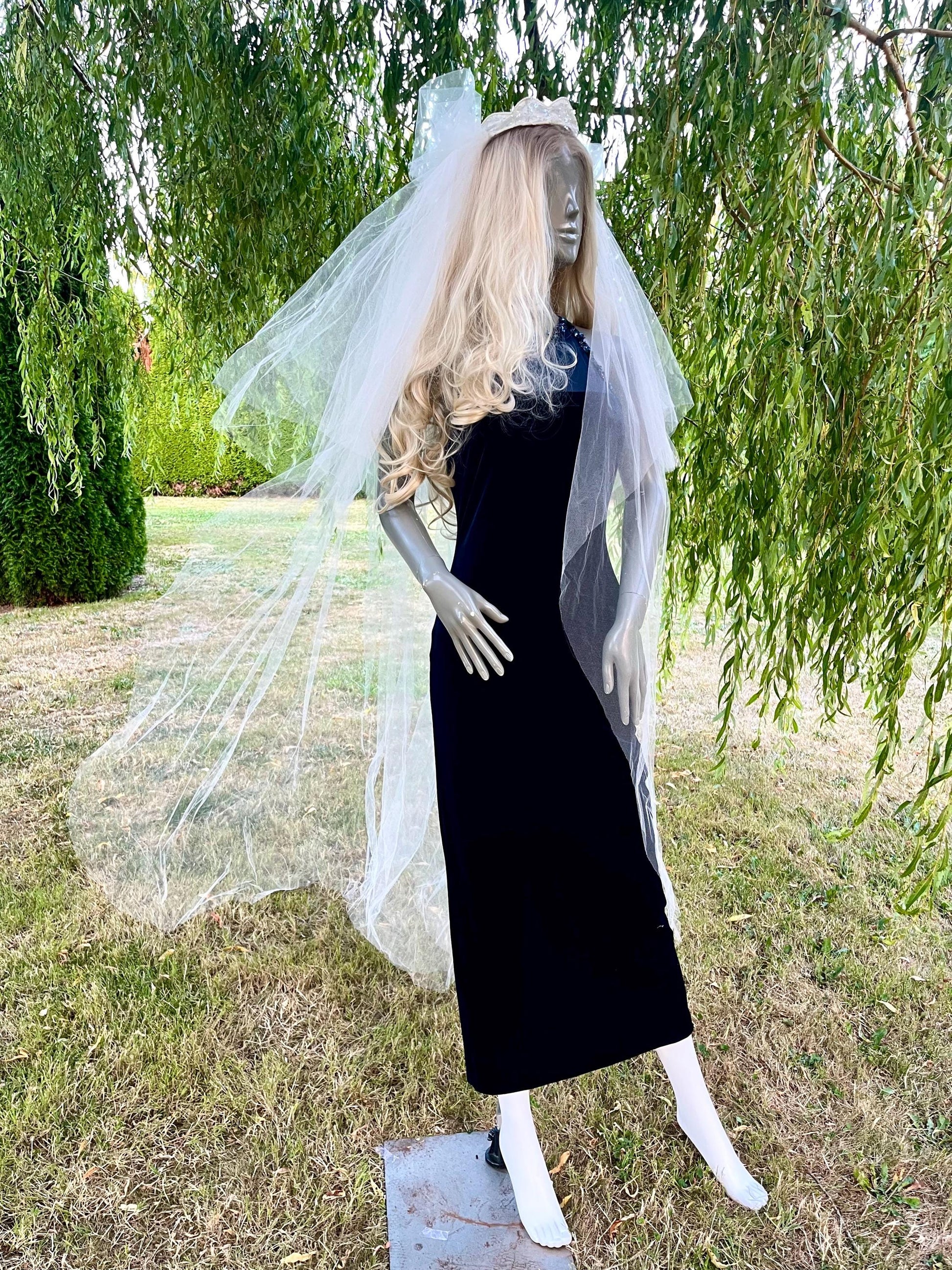 Lace Crown With Pearls and Long Veil