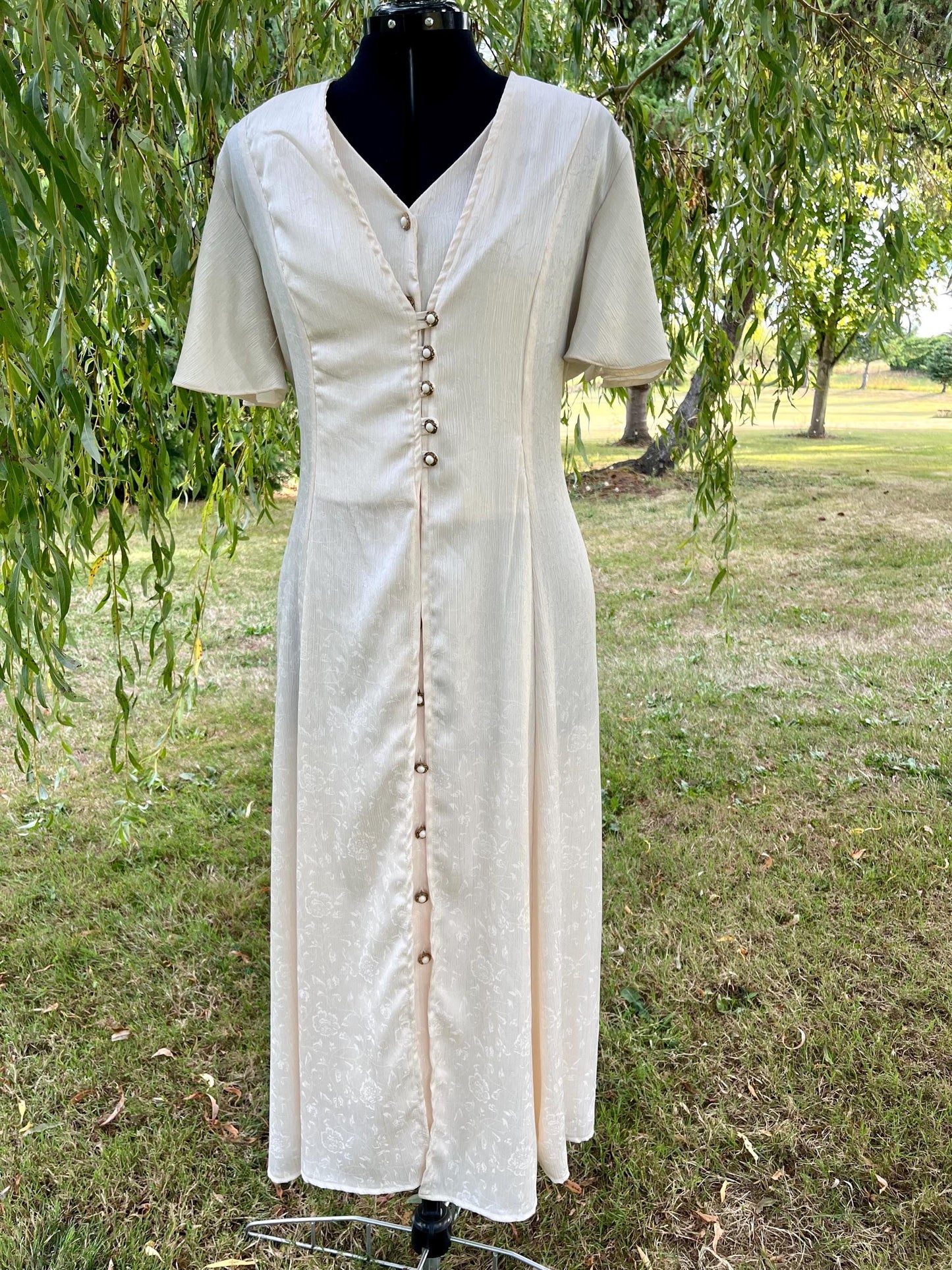 Vintage Cream Button-Down Midi Dress with Tie Back