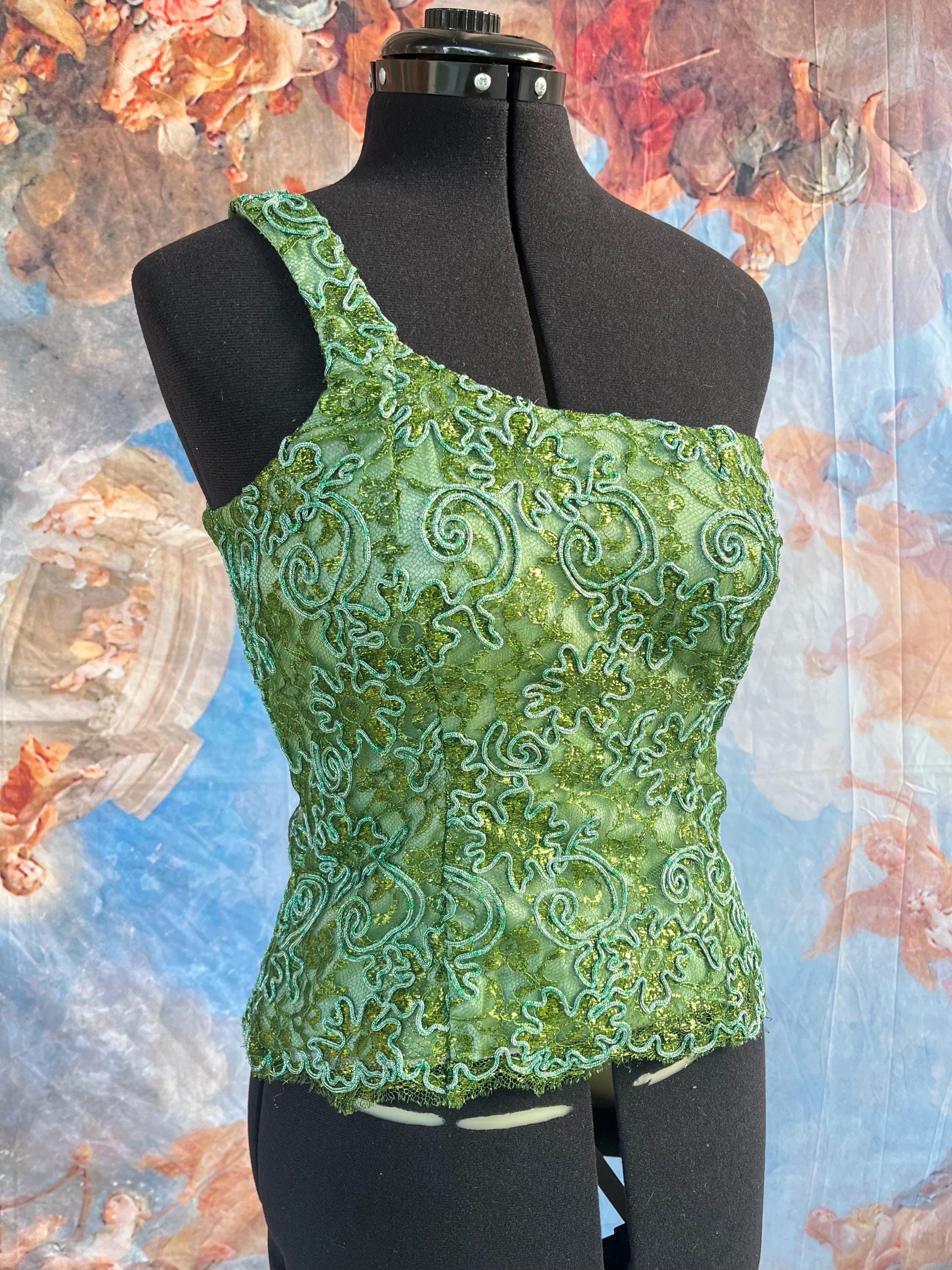 3-D Green Enchanting One-shoulder Top