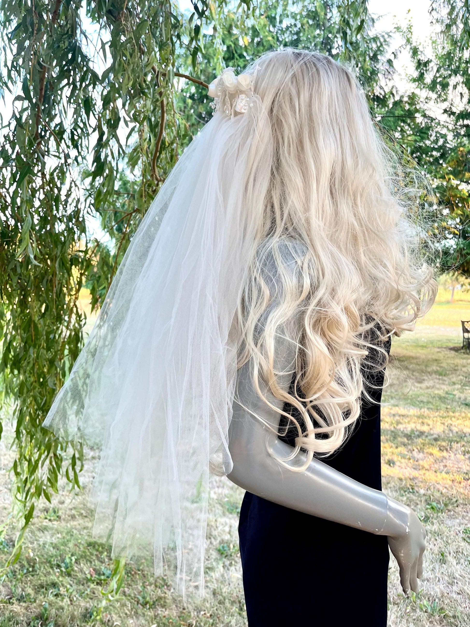 Ivory Floral Hair Comb With Veil