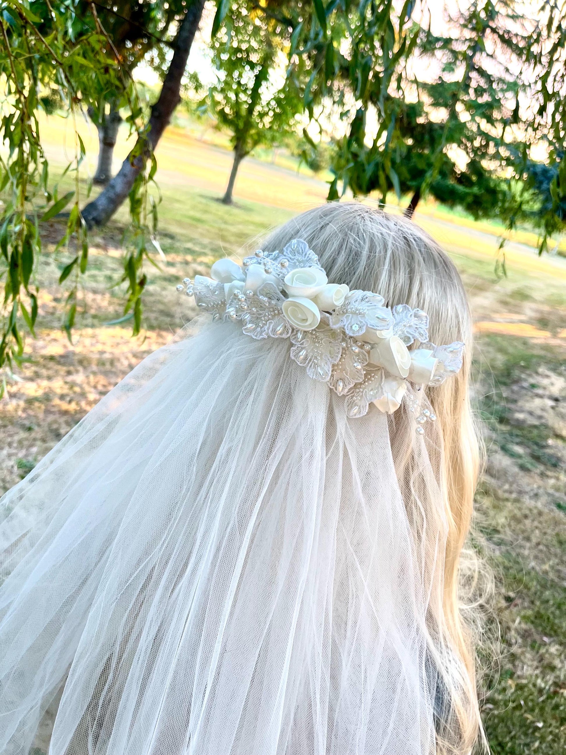 Ivory Floral Hair Comb With Veil