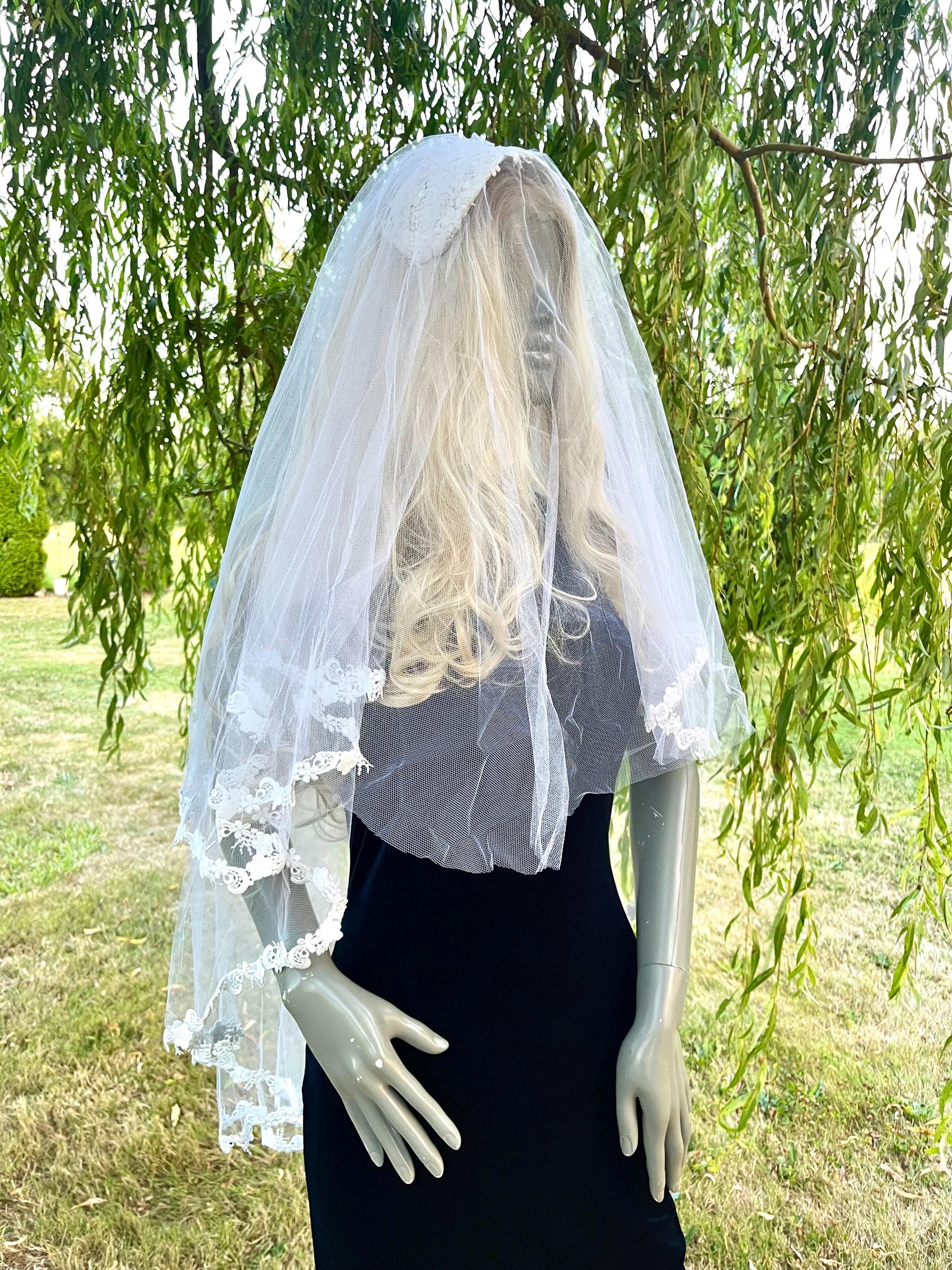 Vintage Lace Headband With Layered Veil