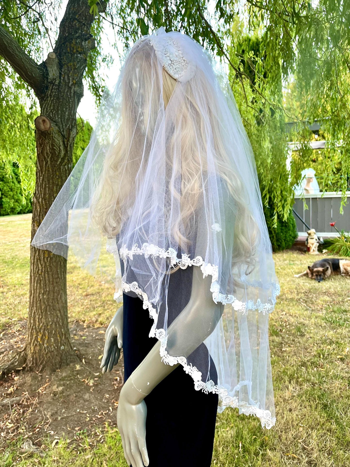 Vintage Lace Headband With Layered Veil