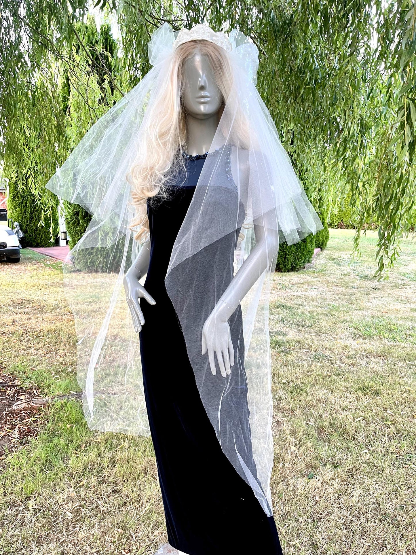 Lace Crown With Pearls and Long Veil