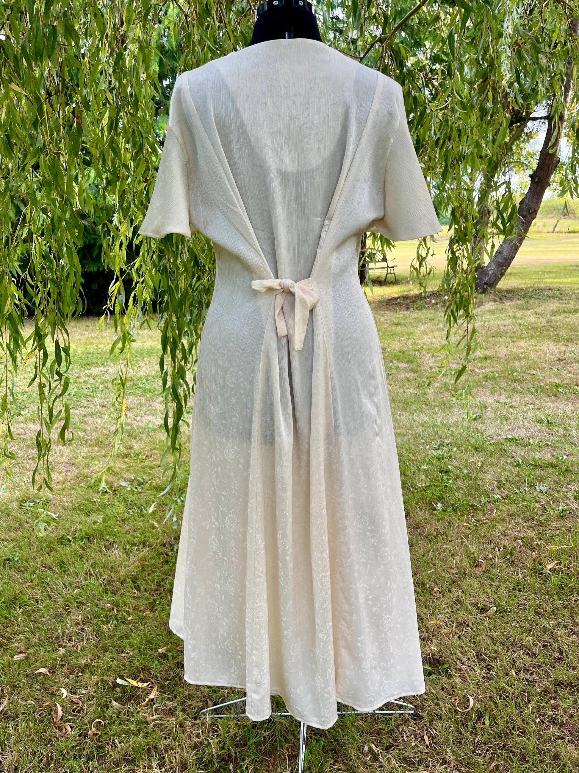 Vintage Cream Button-Down Midi Dress with Tie Back
