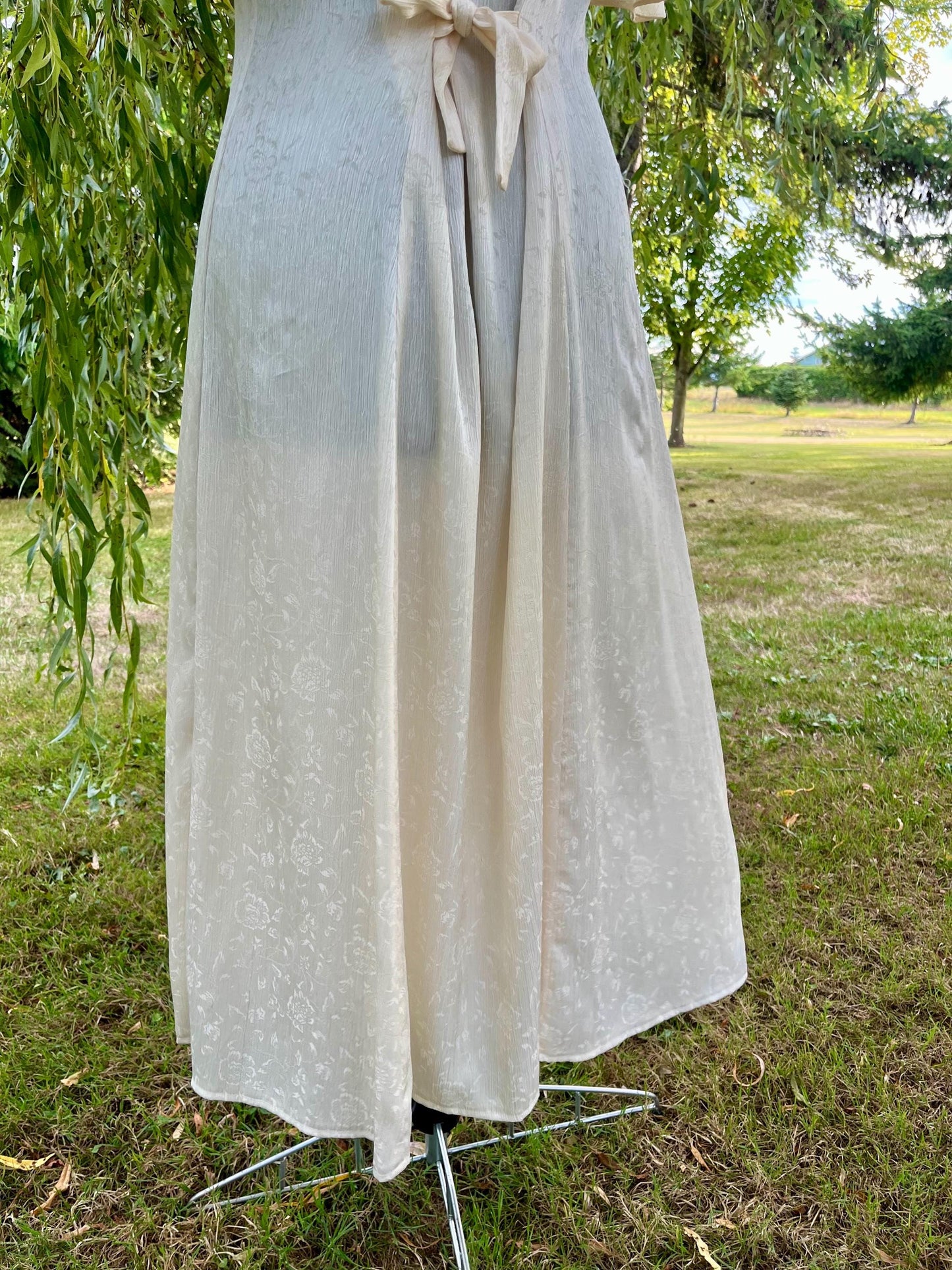 Vintage Cream Button-Down Midi Dress with Tie Back