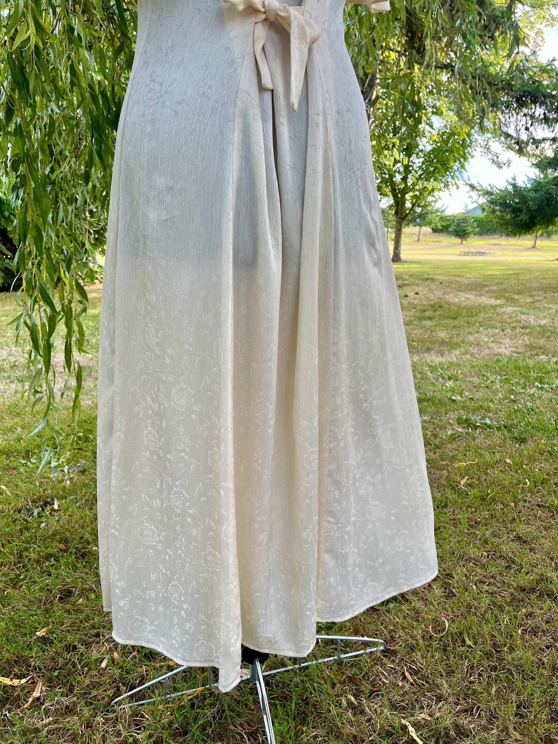 Vintage Cream Button-Down Midi Dress with Tie Back